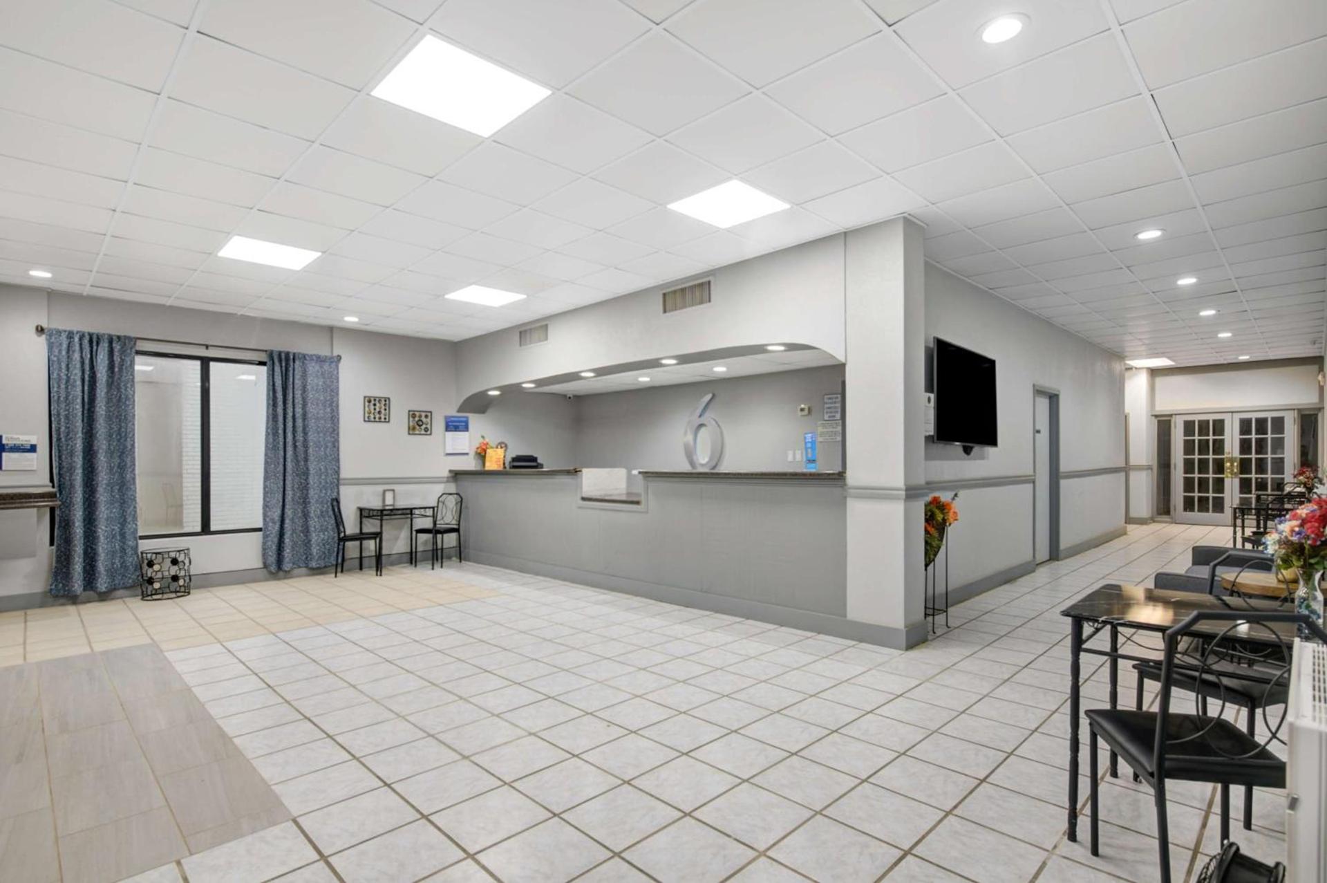 Motel 6 Chickasha, OK photo 5