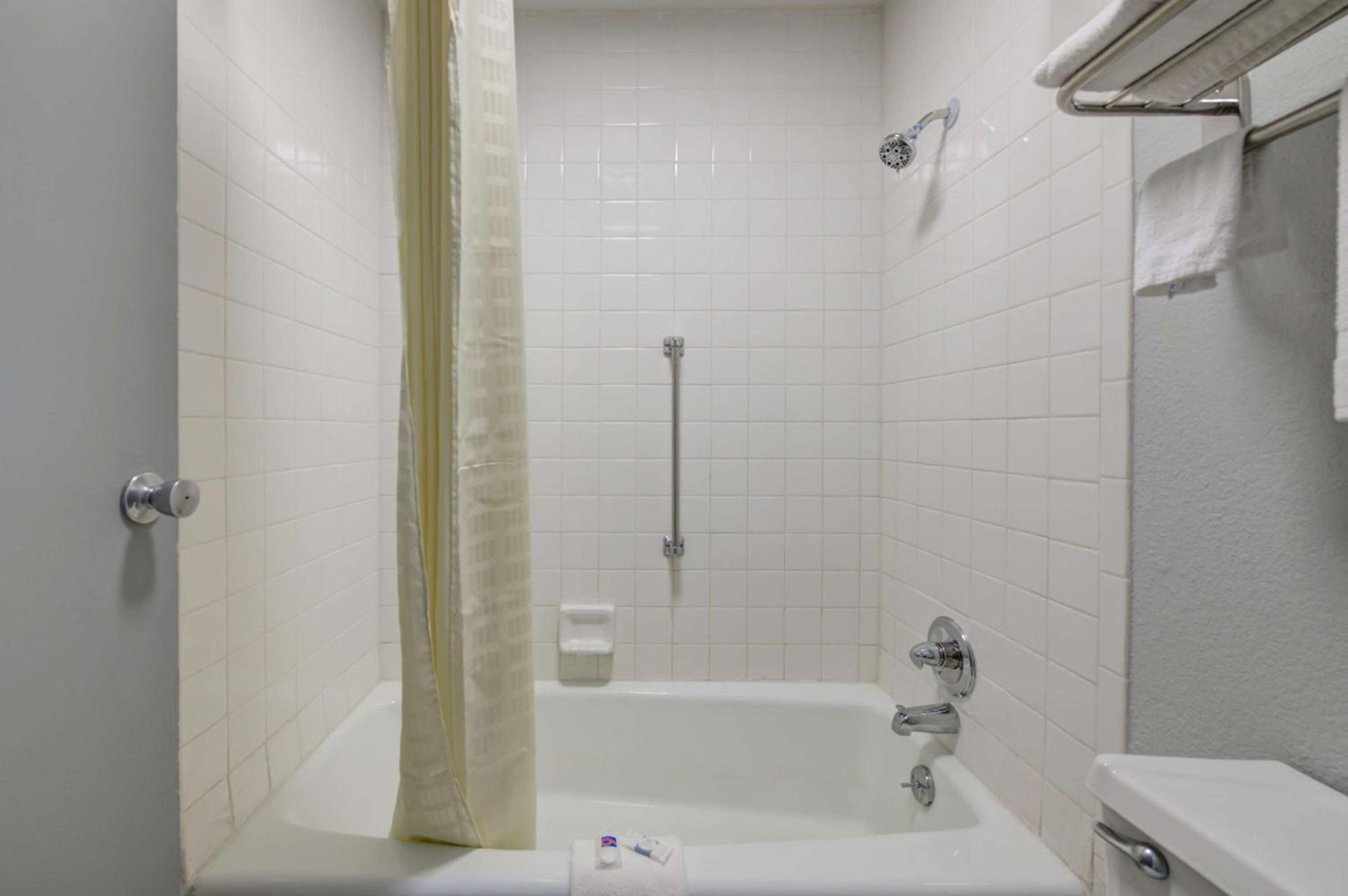 Motel 6 Chickasha, OK photo 13