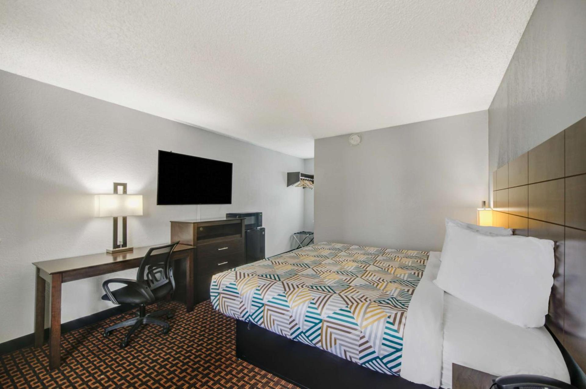 Motel 6 Chickasha, OK photo 17