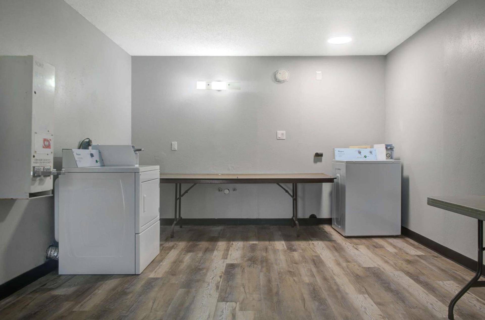 Motel 6 Chickasha, OK photo 21