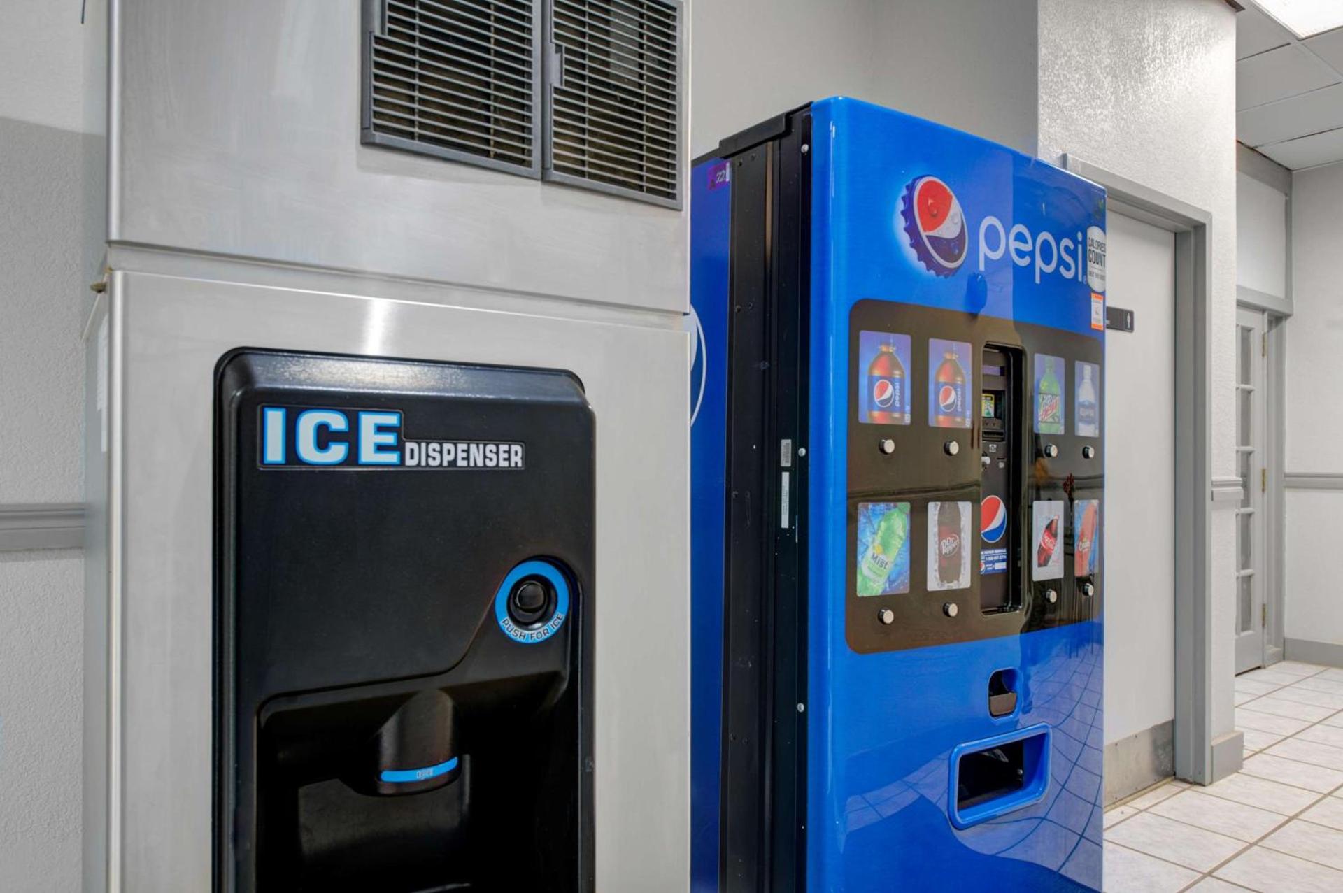 Motel 6 Chickasha, OK photo 22