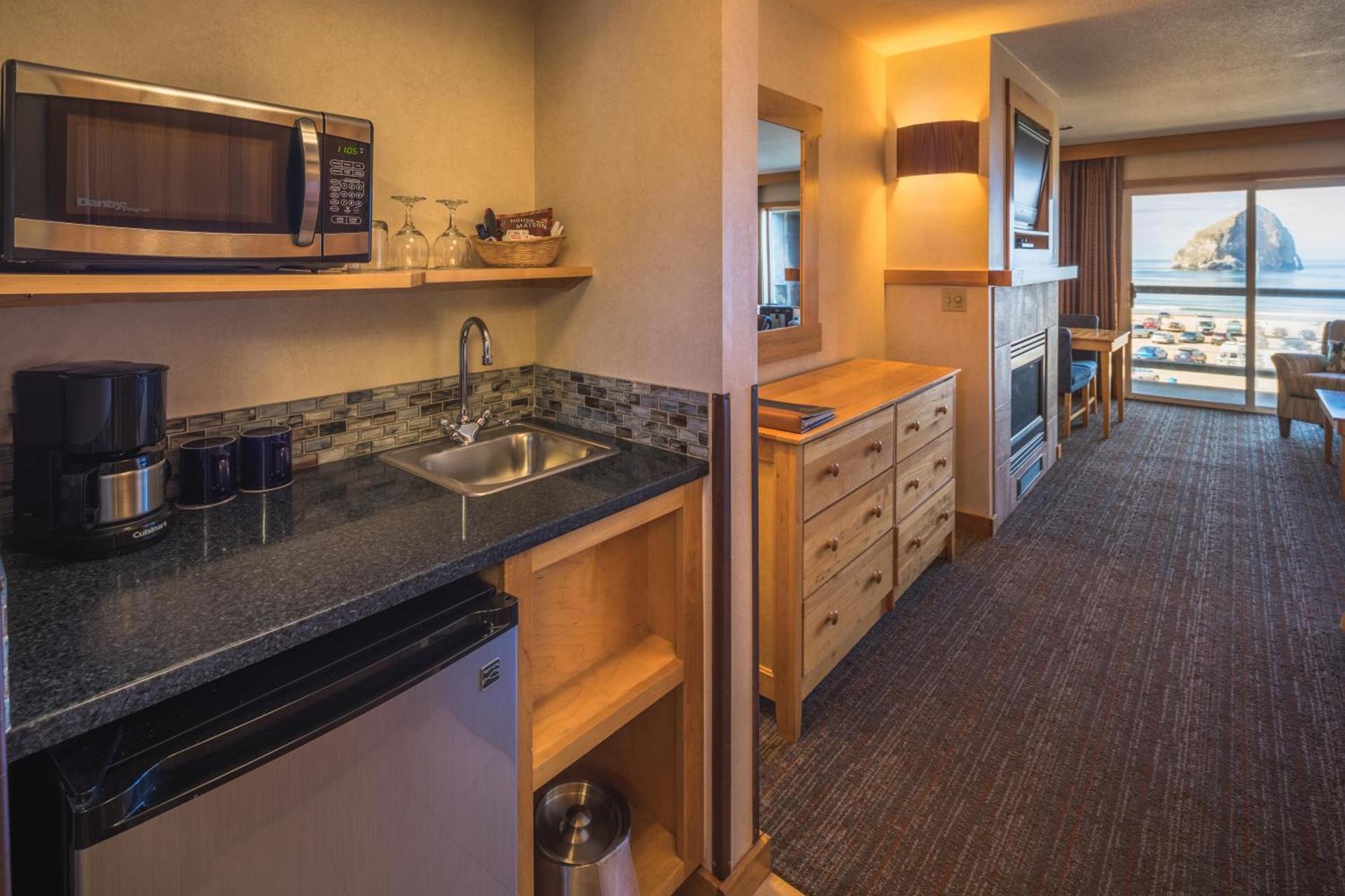 Inn at Cape Kiwanda photo 27