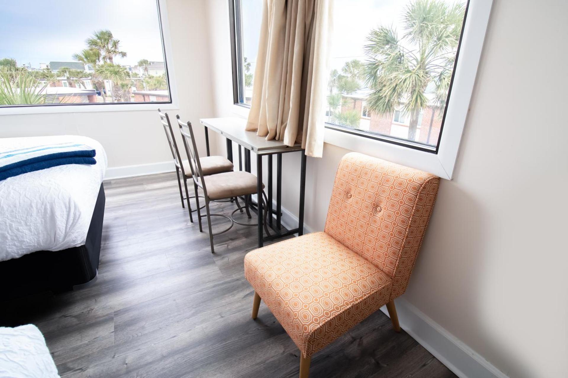 Oceanfront Litchfield Inn photo 80
