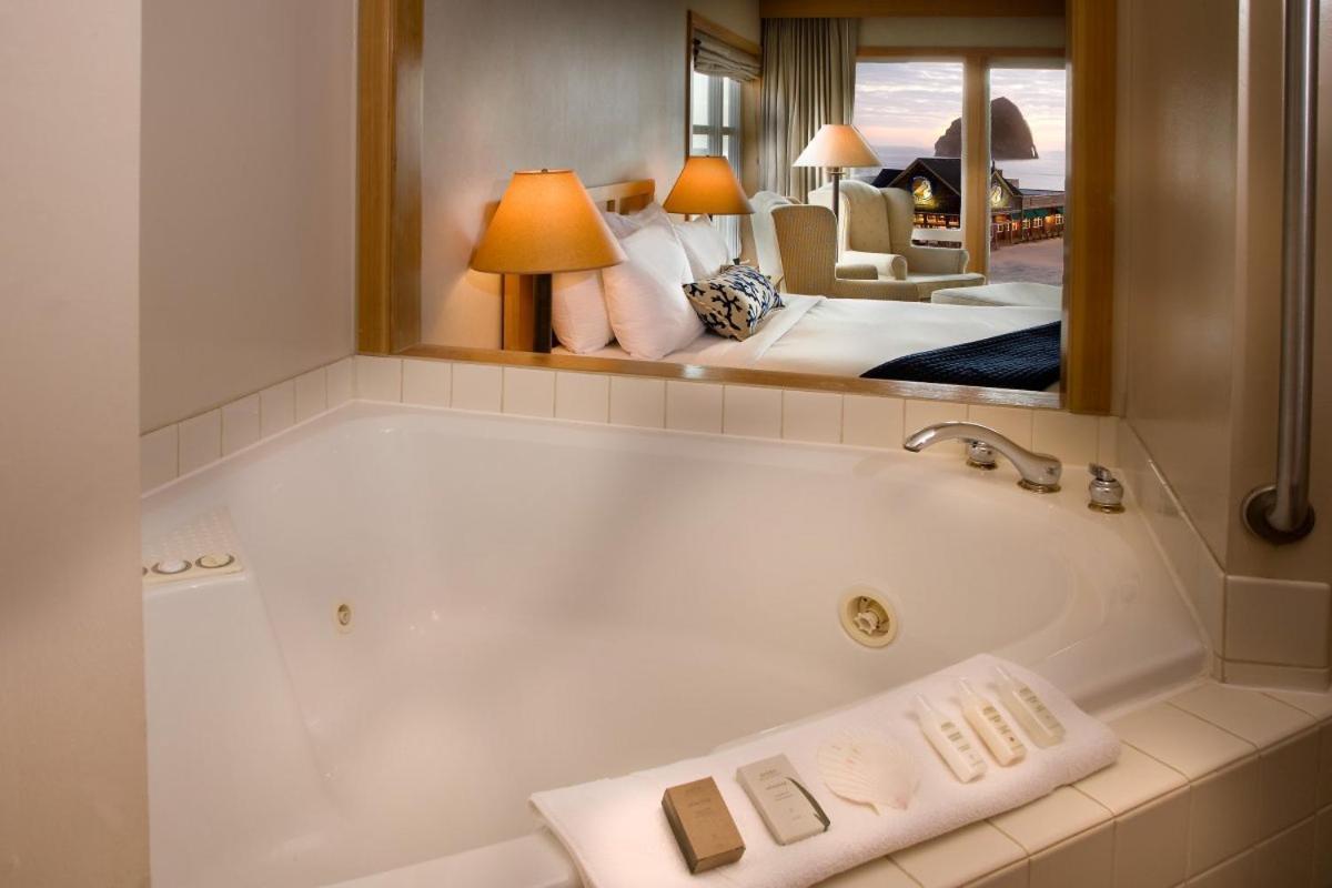 Inn at Cape Kiwanda photo 30