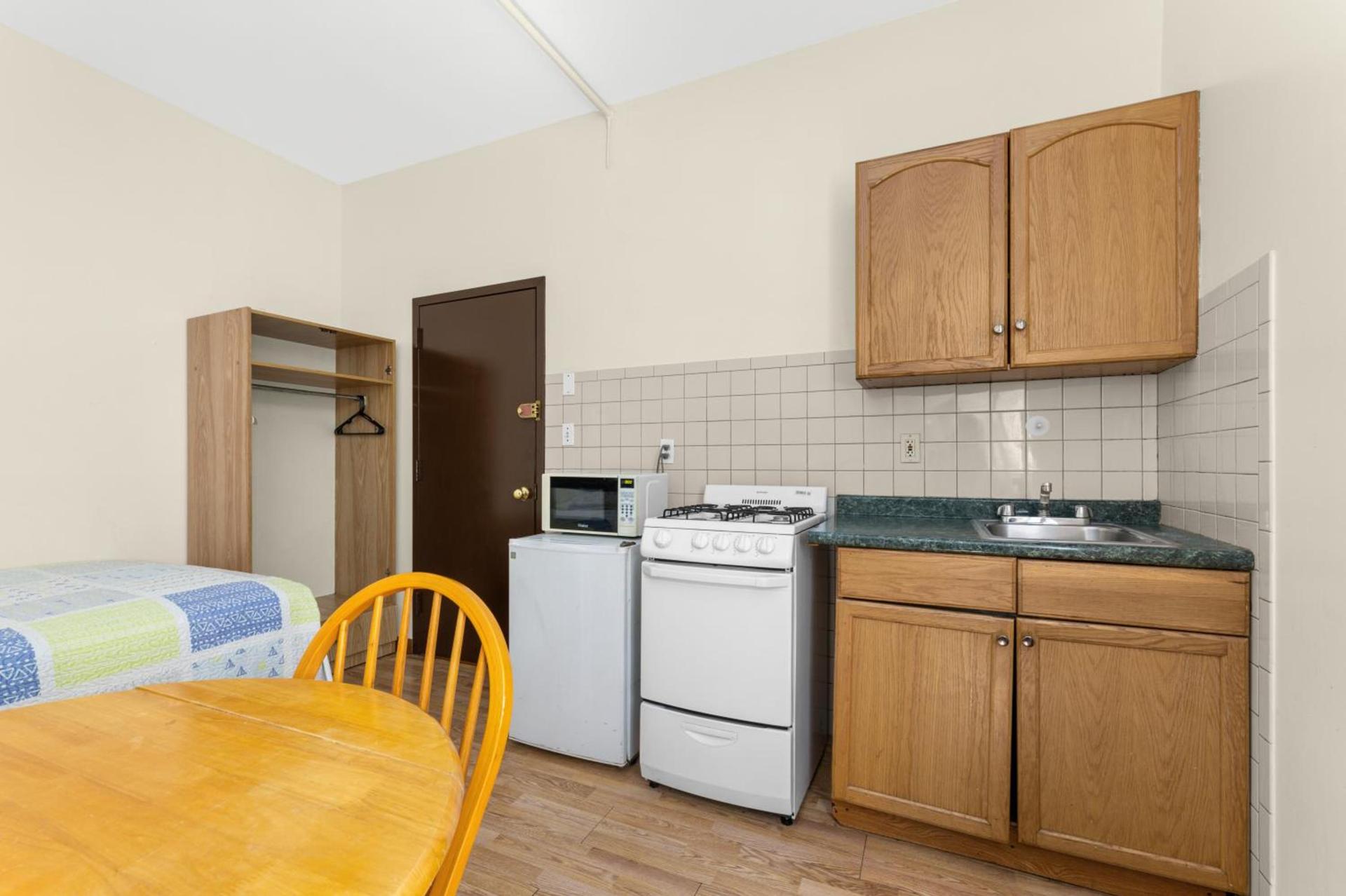 West 30th Street Guest House photo 18