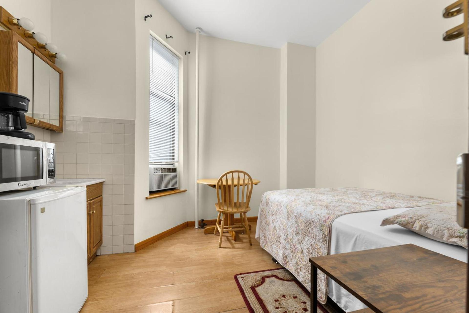 West 30th Street Guest House photo 13