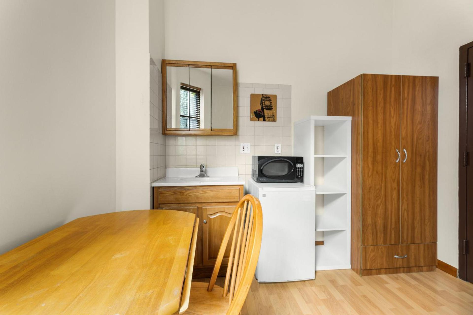 West 30th Street Guest House photo 10