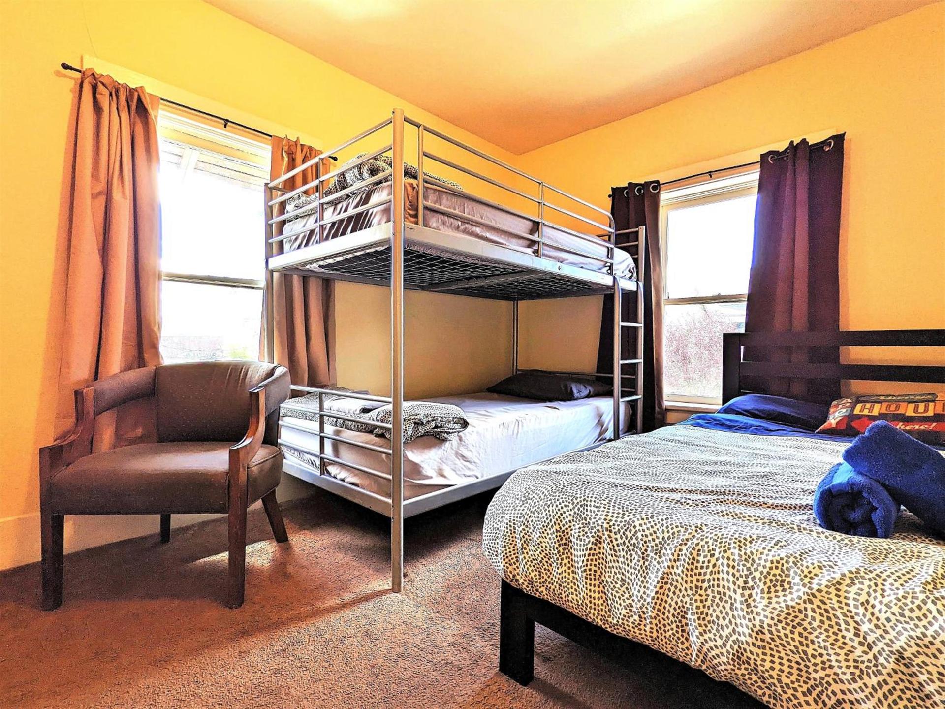 Bunk & Brew Historic Lucas House - Hostel photo 28