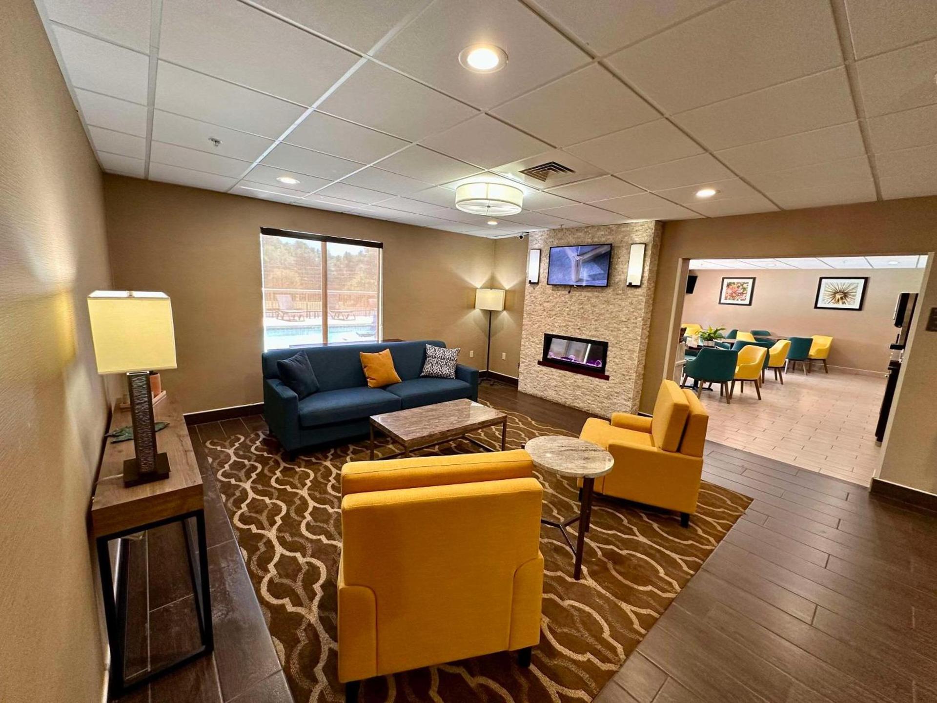 Comfort Inn & Suites Mocksville I-40 photo 5