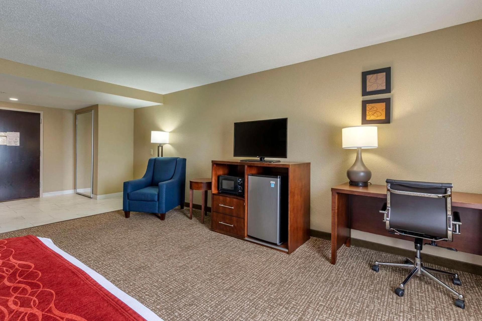 Comfort Inn & Suites Mocksville I-40 photo 9