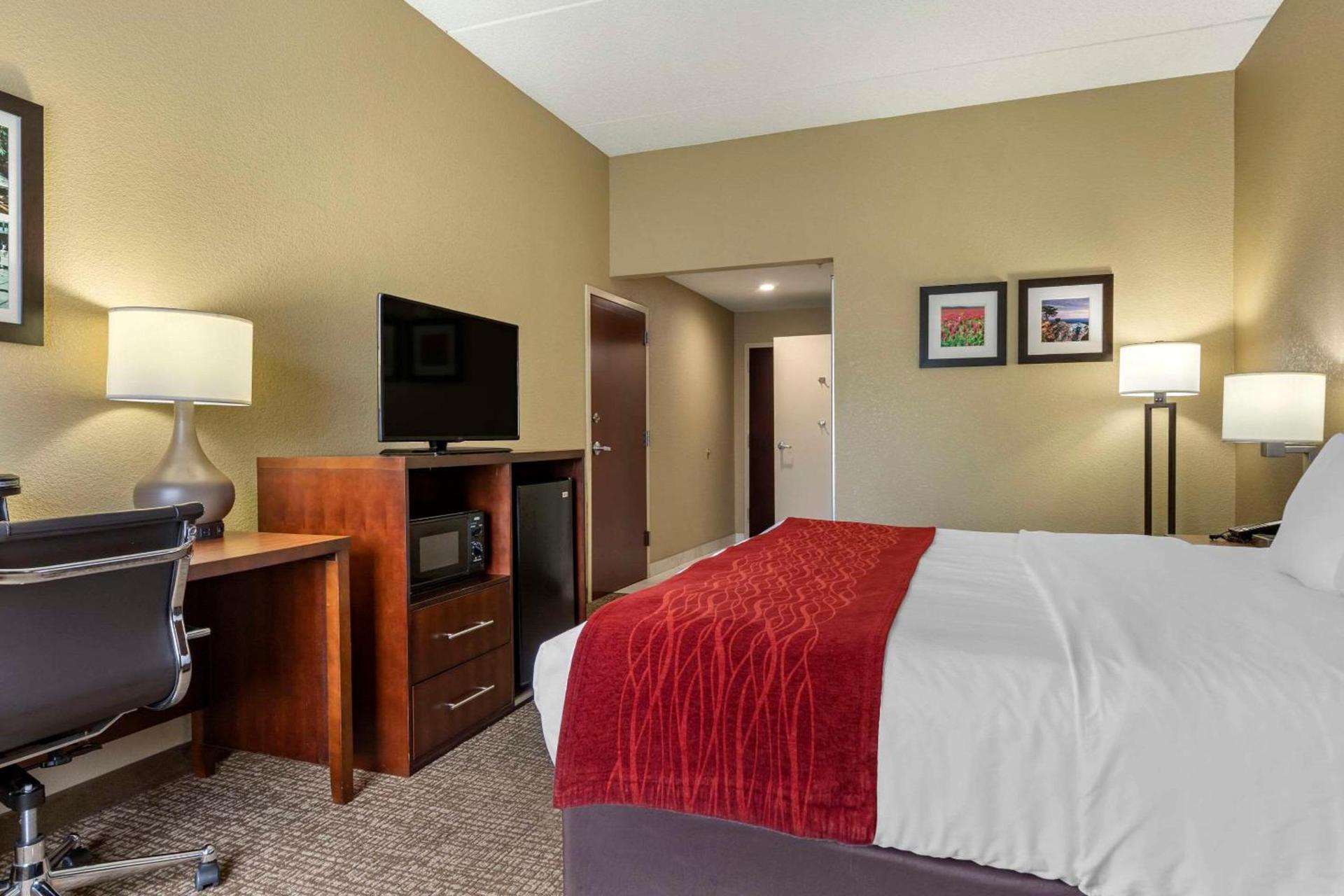 Comfort Inn & Suites Mocksville I-40 photo 17