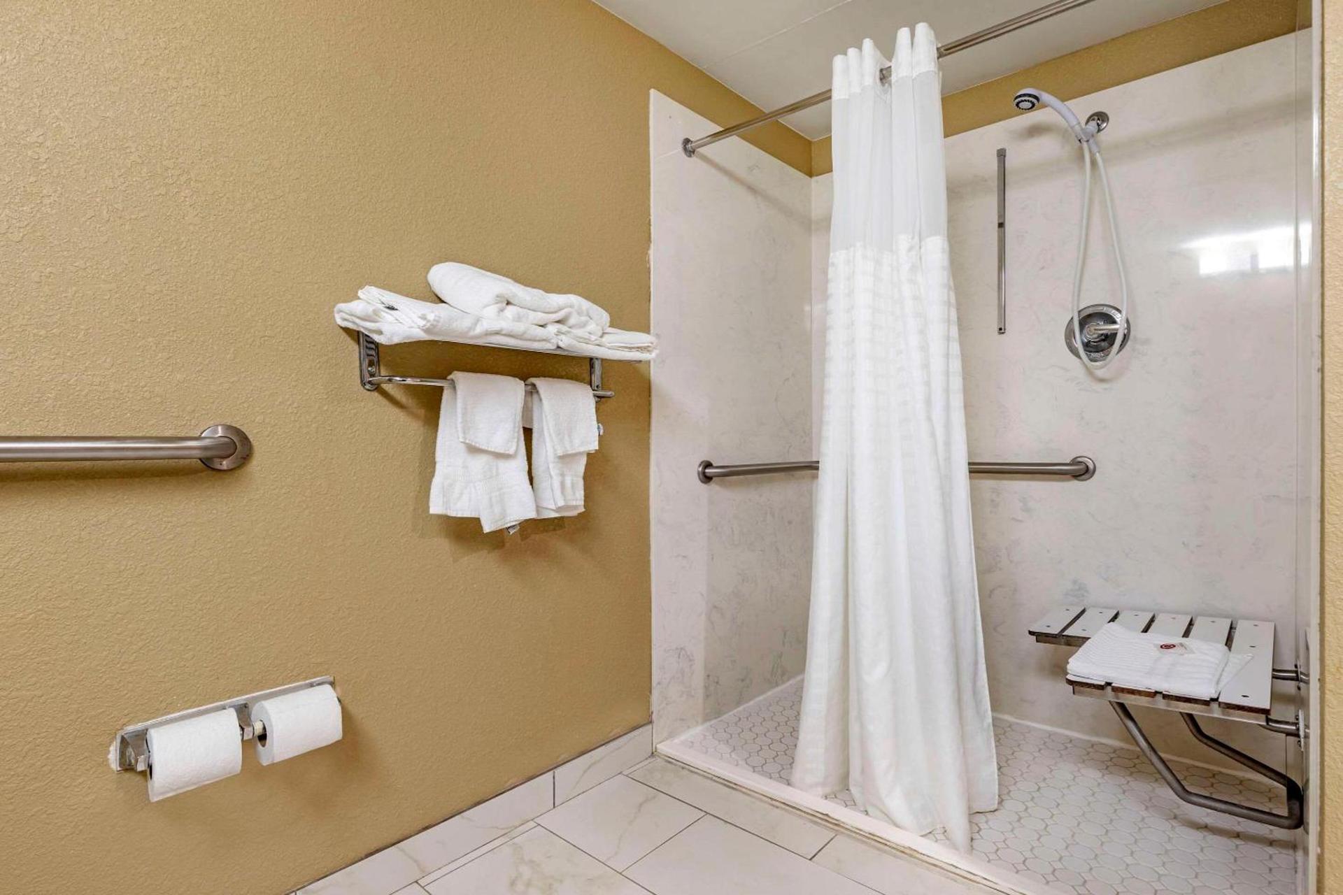 Comfort Inn & Suites Mocksville I-40 photo 18