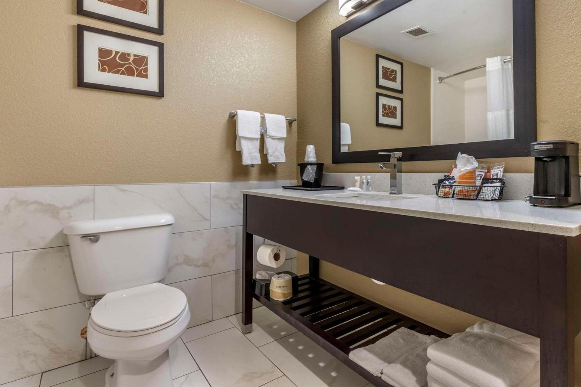 Comfort Inn & Suites Mocksville I-40 photo 19