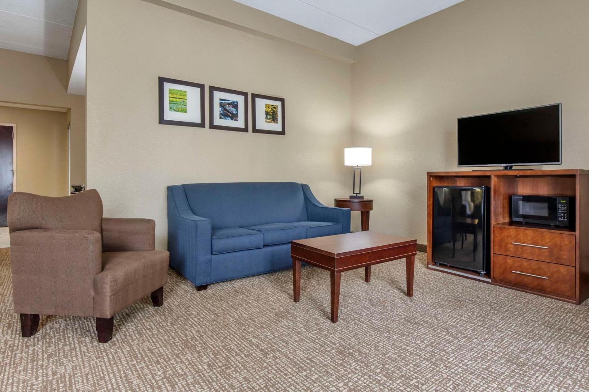 Comfort Inn & Suites Mocksville I-40 photo 25