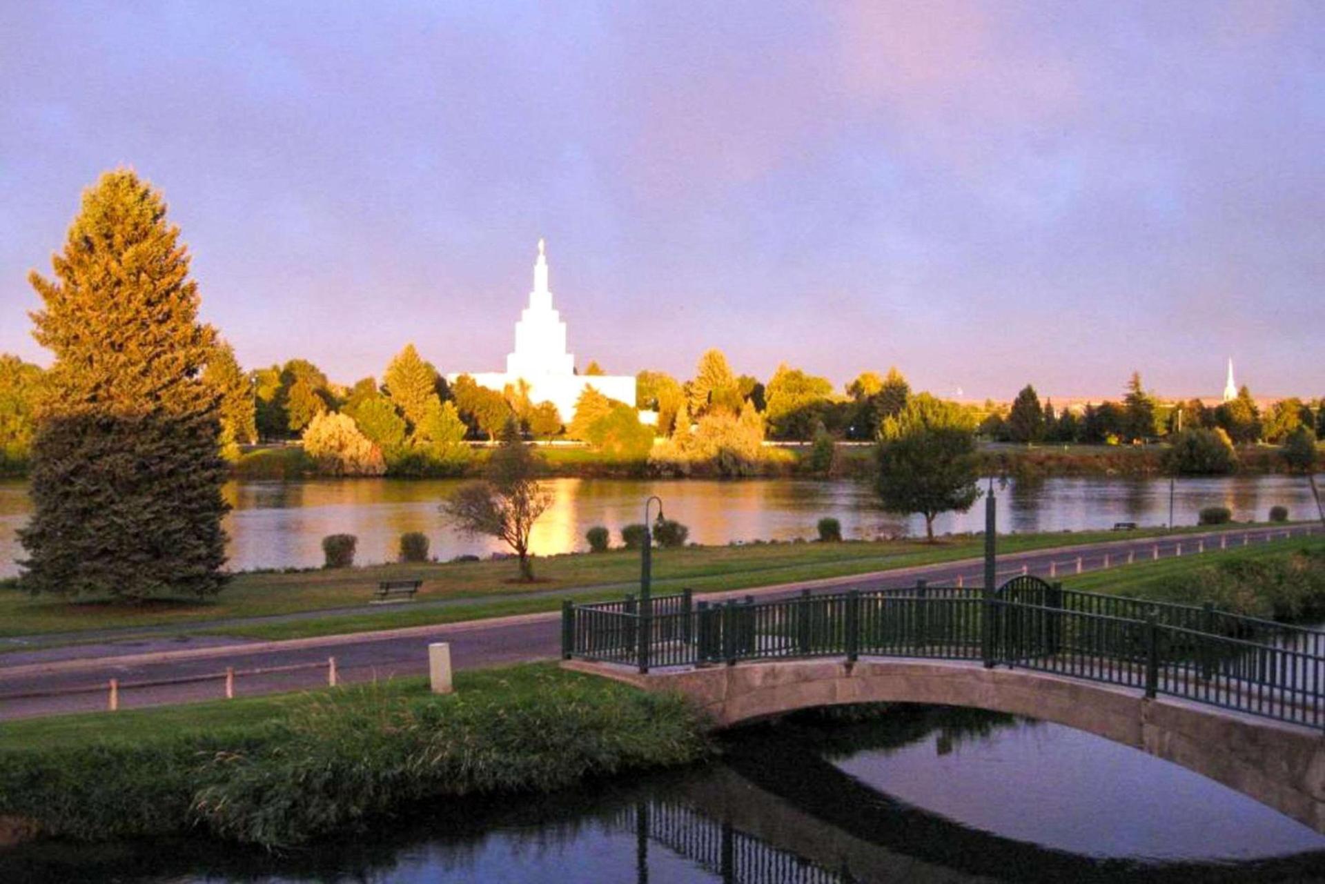 Clarion Inn Idaho Falls Riverfront photo 5