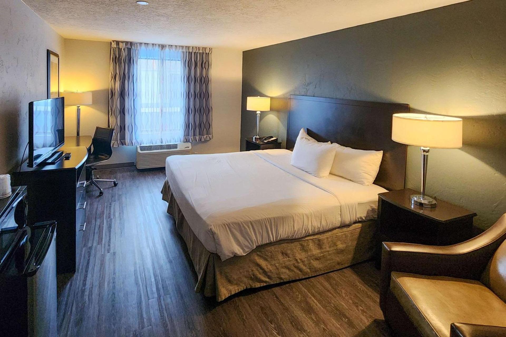 Clarion Inn Idaho Falls Riverfront photo 11