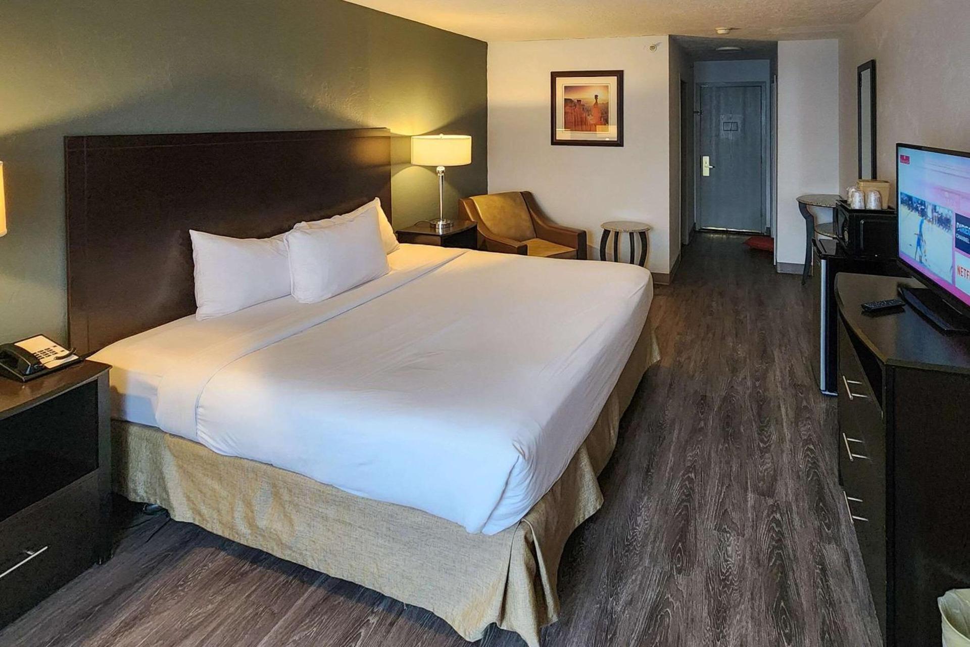 Clarion Inn Idaho Falls Riverfront photo 12