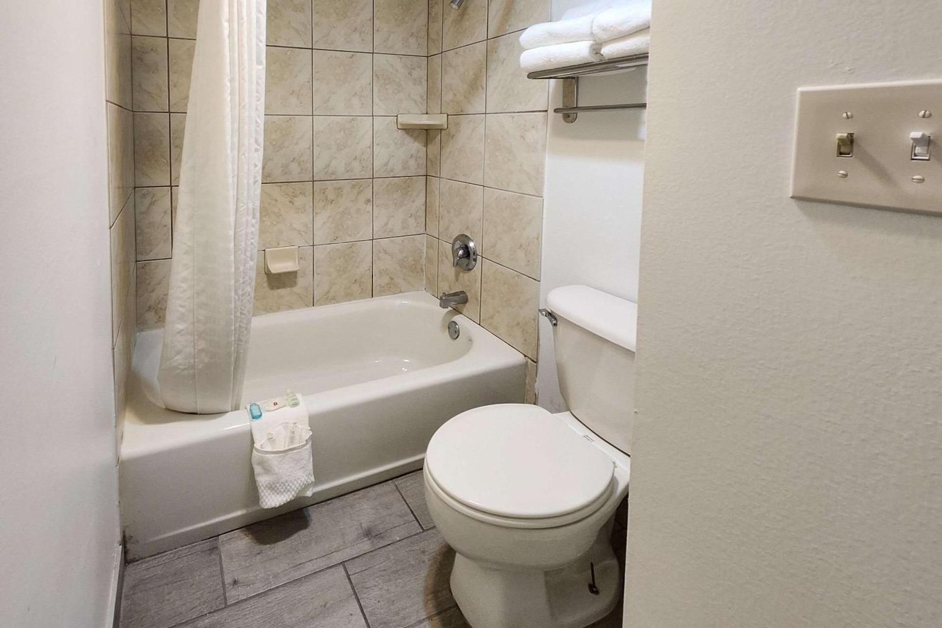 Clarion Inn Idaho Falls Riverfront photo 28