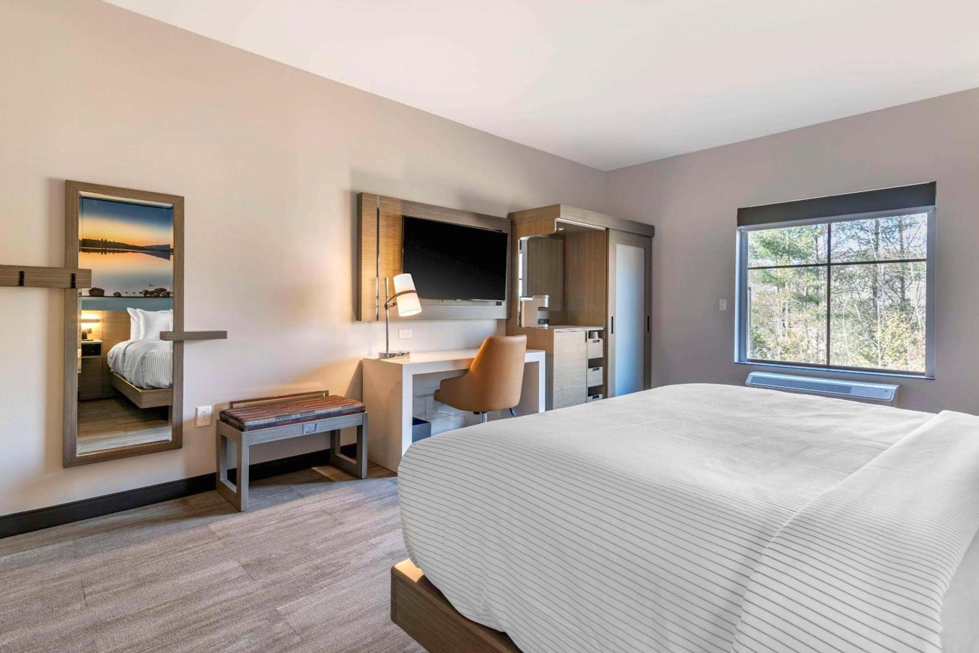 Cambria Hotel Lake Placid - Lakeside Resort photo 17