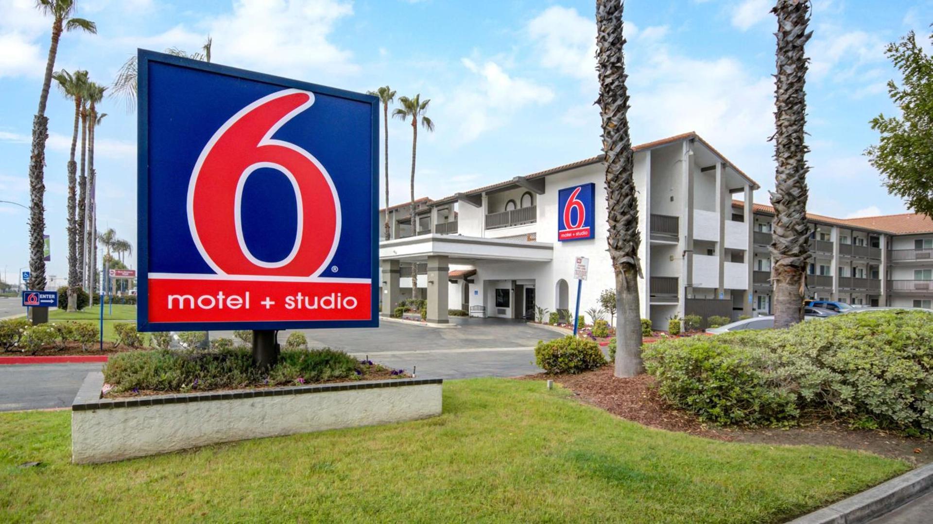 Studio 6 Ontario CA Convention Center Airport photo 3