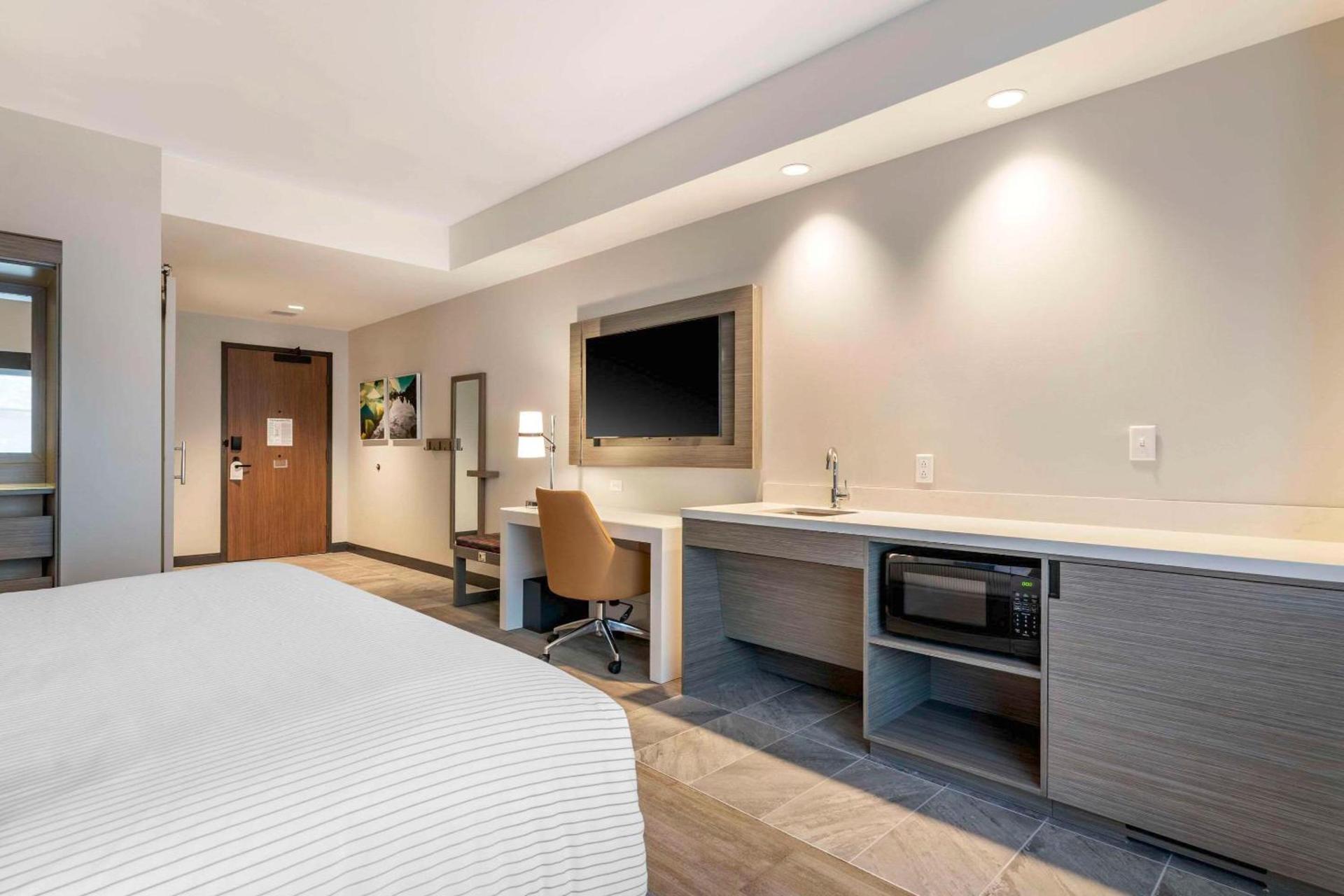 Cambria Hotel Lake Placid - Lakeside Resort photo 43