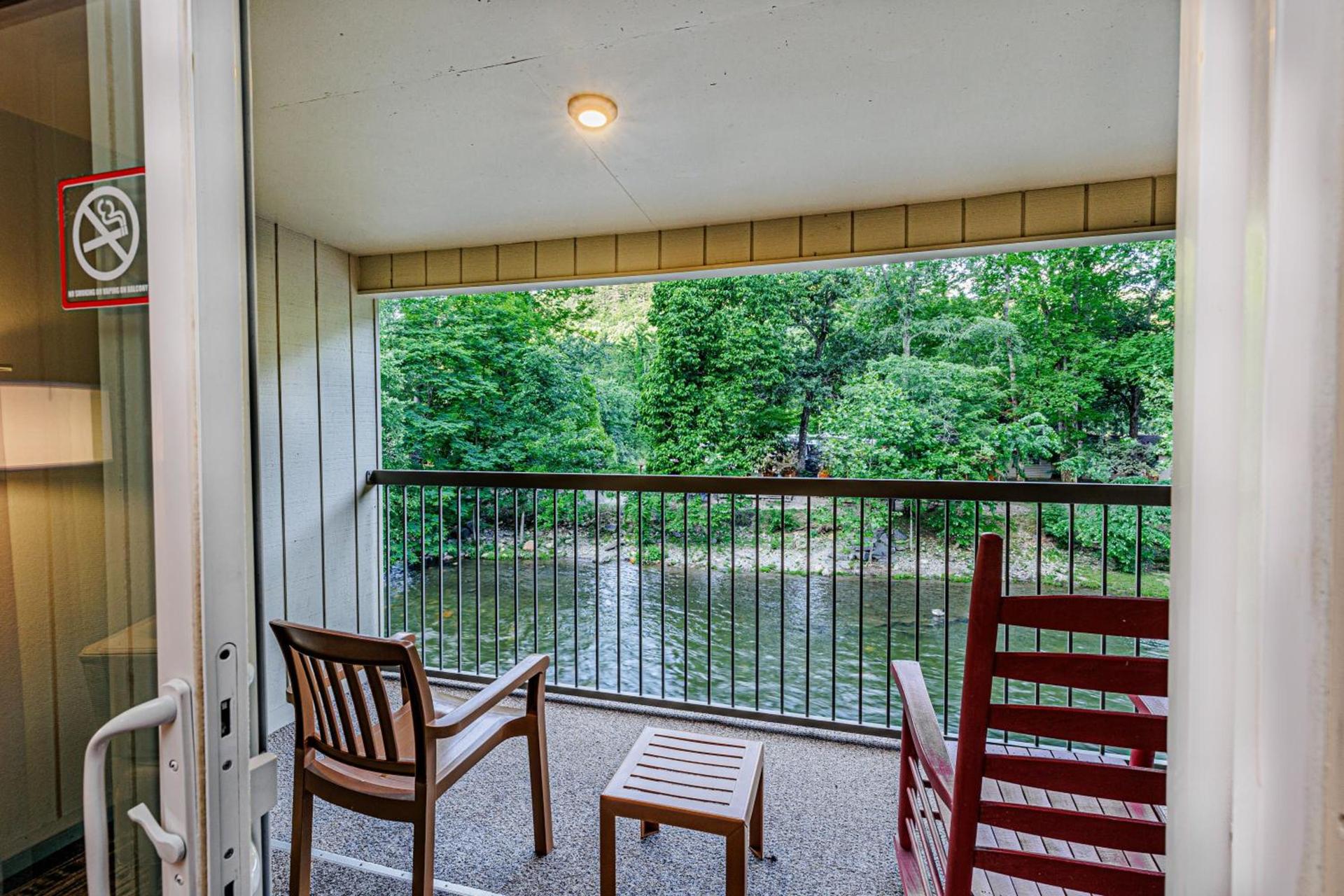 Rivers Edge Motel photo 33