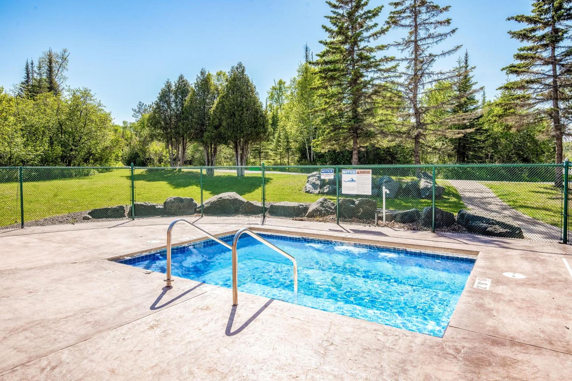 Superior Shores Resort photo 17