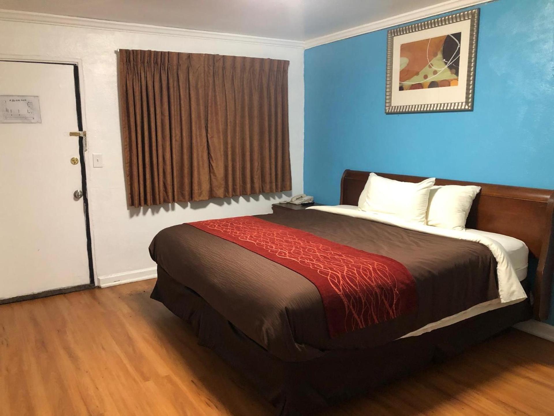 Collier's Motel photo 3