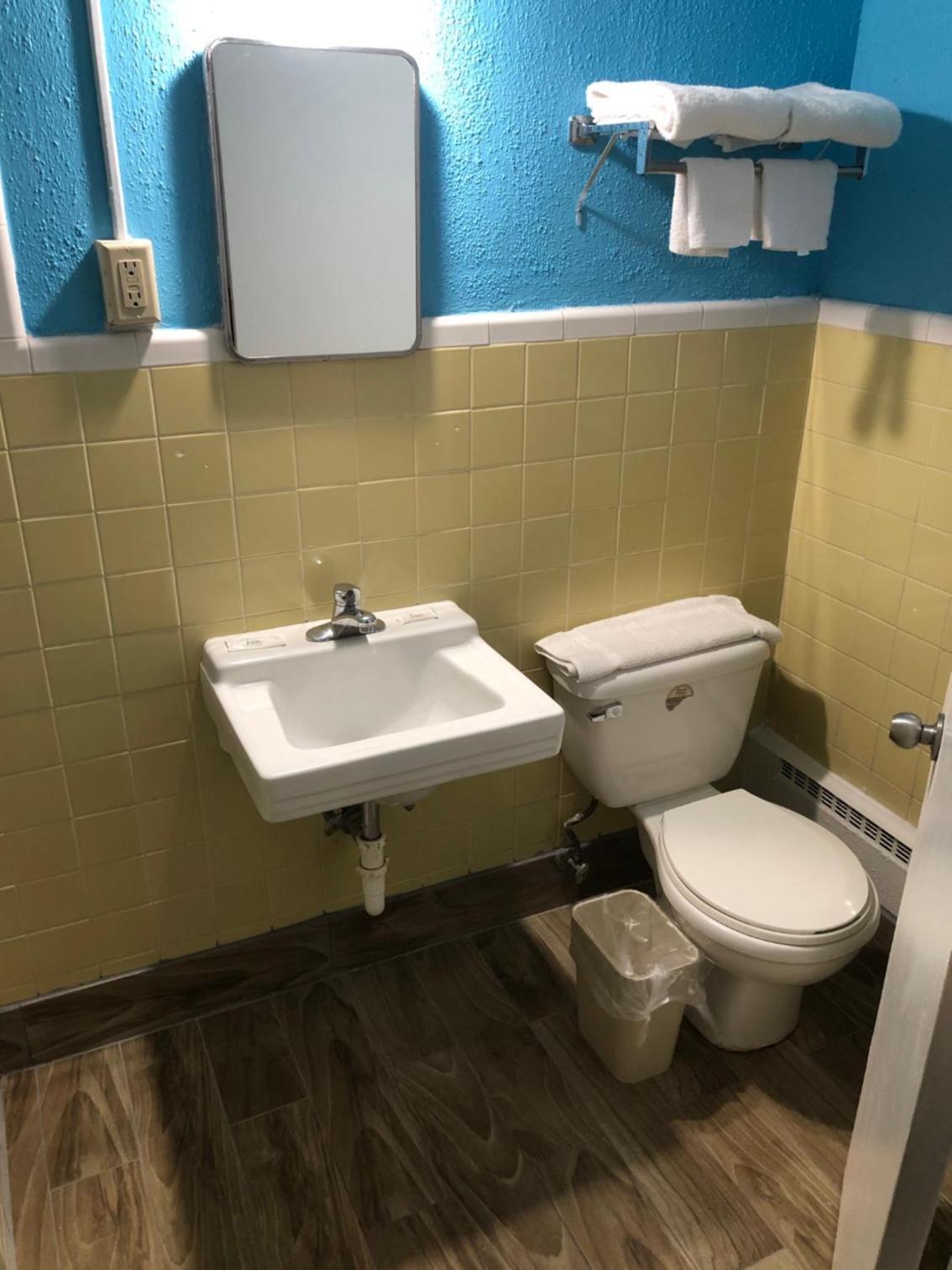 Collier's Motel photo 9