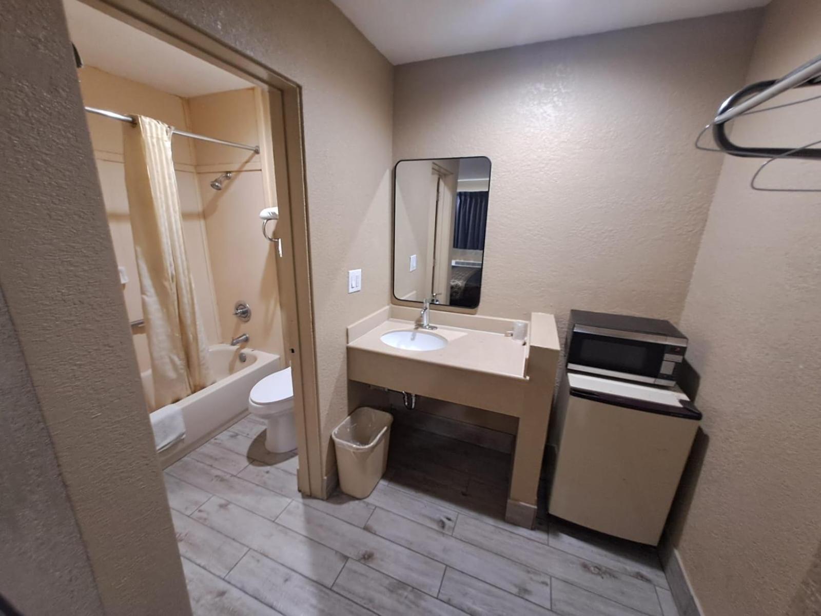 American Inn i10 Rialto and Colton photo 7