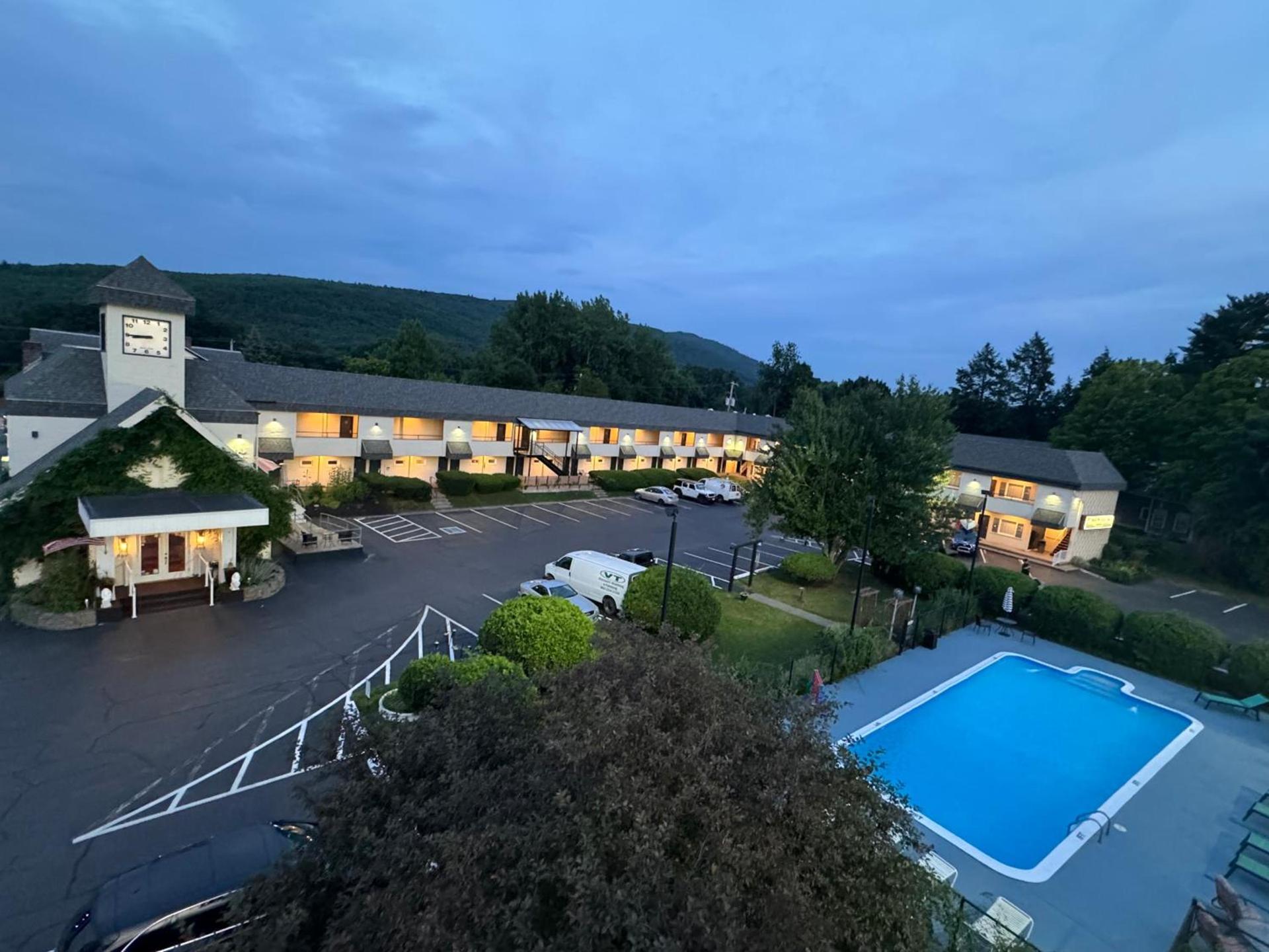 The Black Mountain Inn photo 6