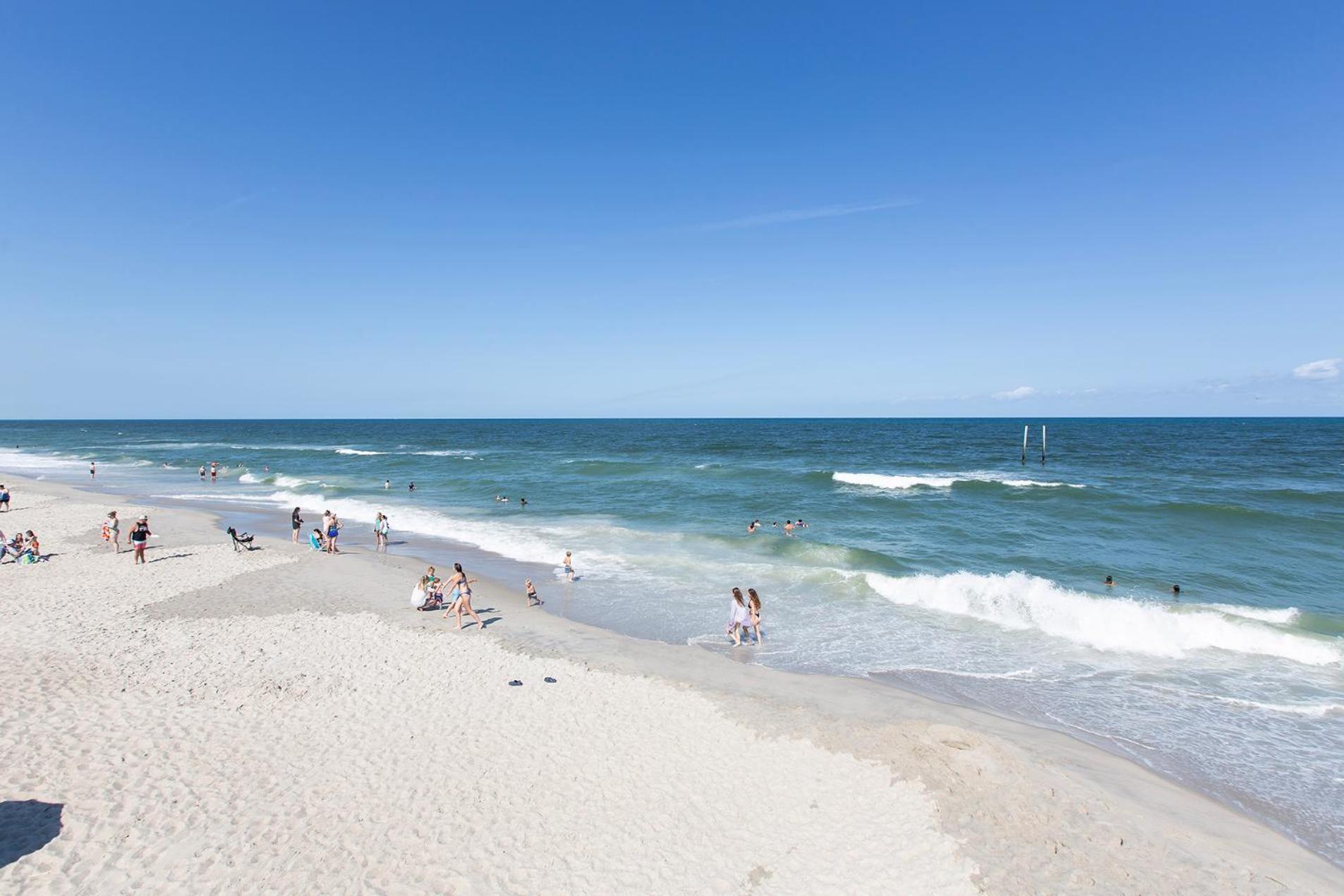 Golden Sands Carolina Beach Oceanfront, Tapestry by Hilton photo 65