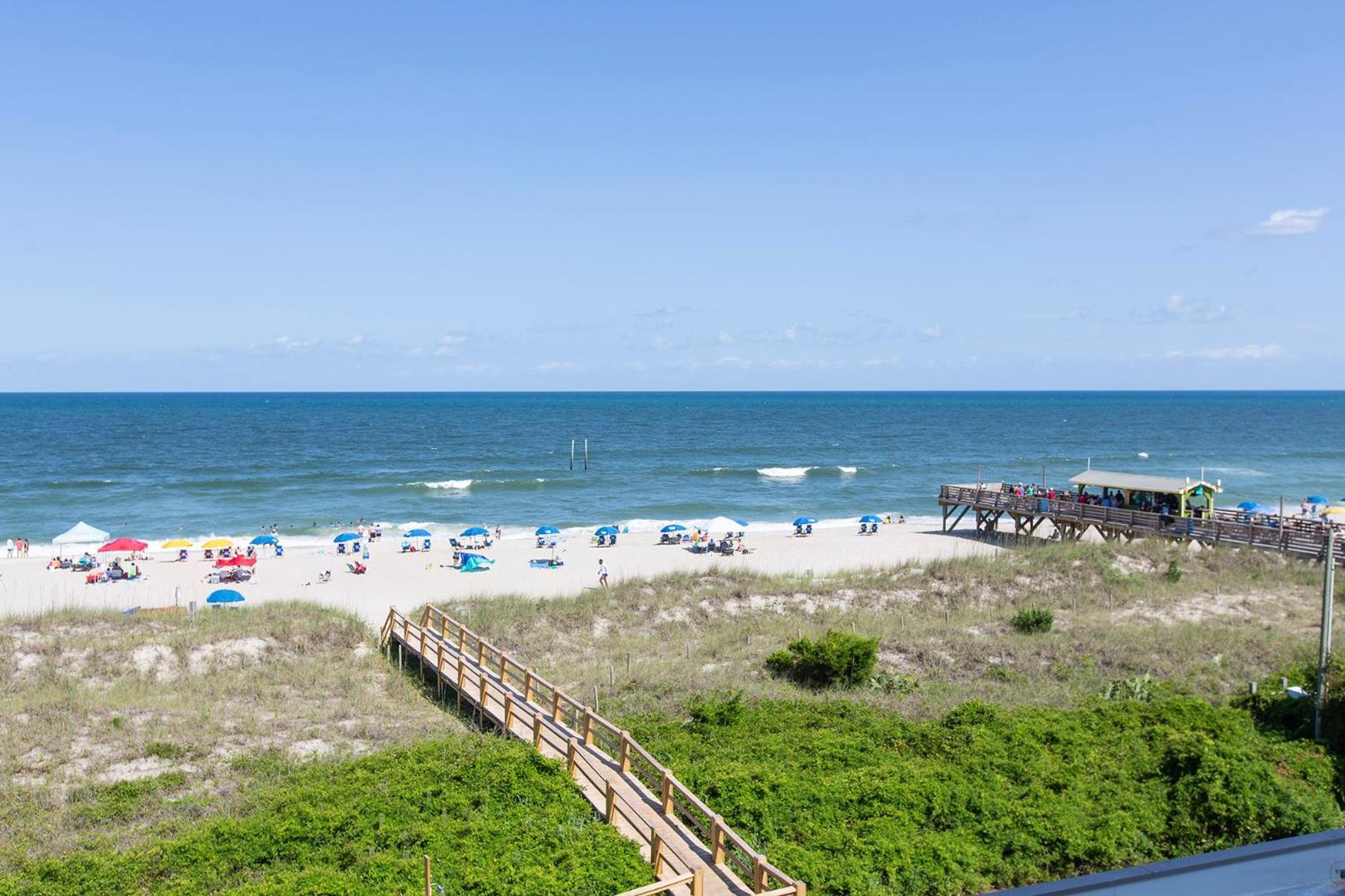 Golden Sands Carolina Beach Oceanfront, Tapestry by Hilton photo 87