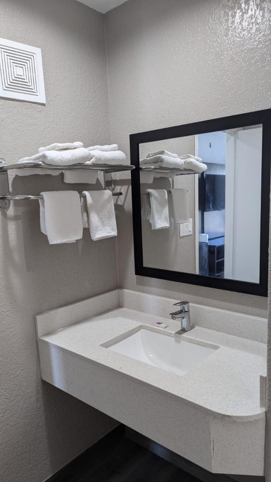Motel 6-Victoria, TX photo 16