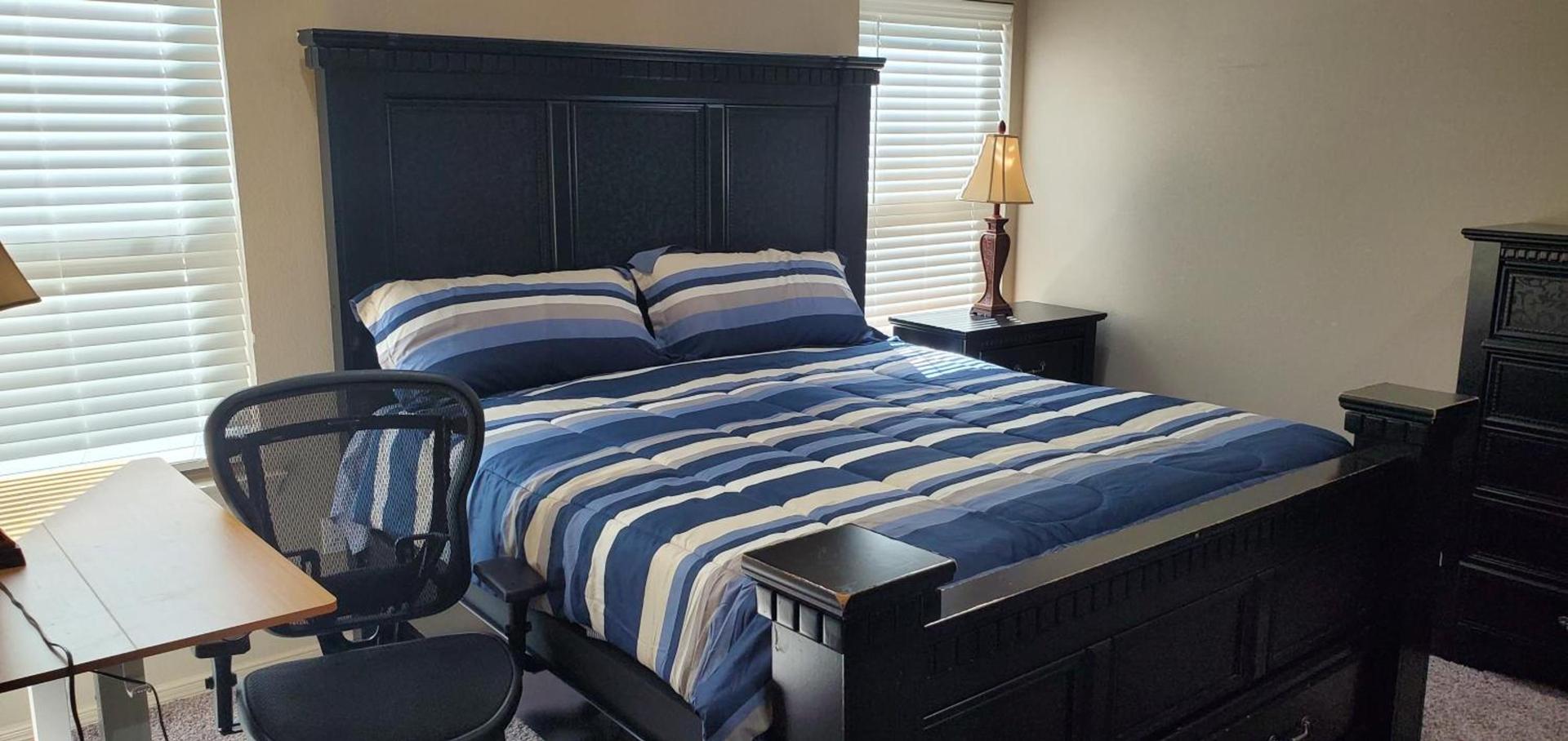 Spacious Master bedroom photo 23