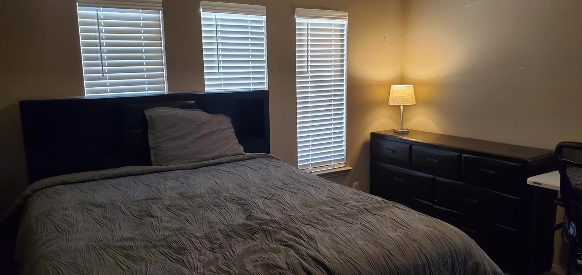 Spacious Master bedroom photo 14