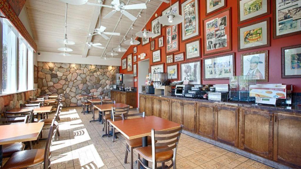 Best Western Frontier Motel photo 12
