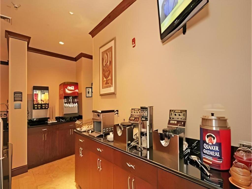 Staybridge Suites Newport News photo 3