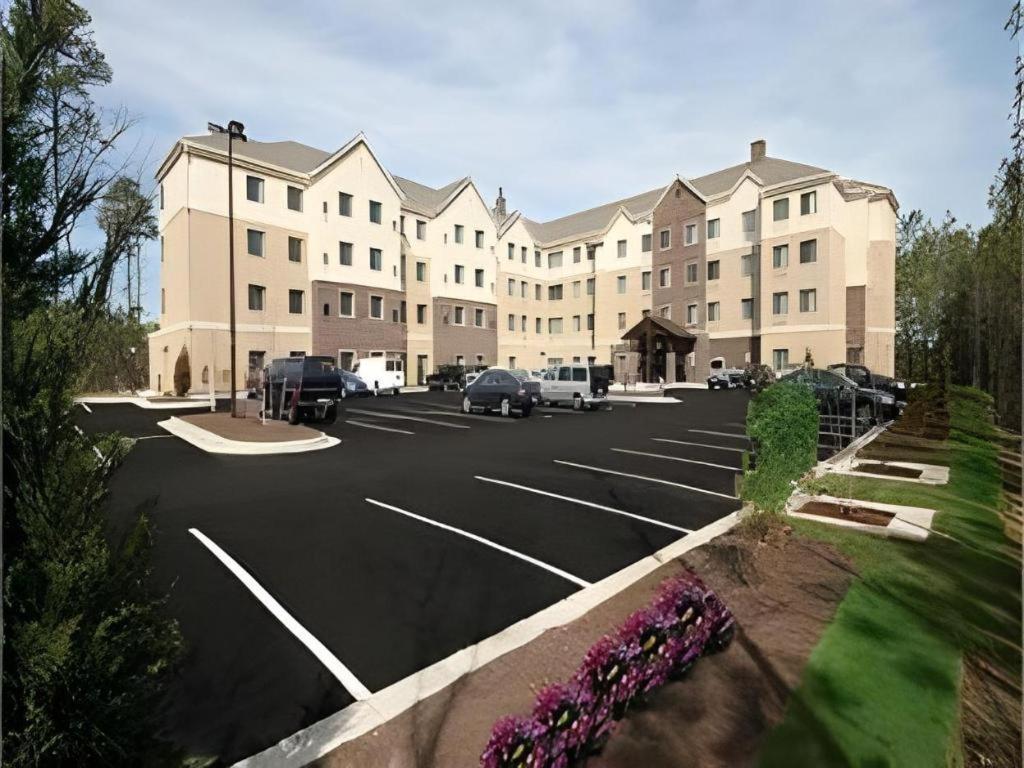 Staybridge Suites Newport News photo 9