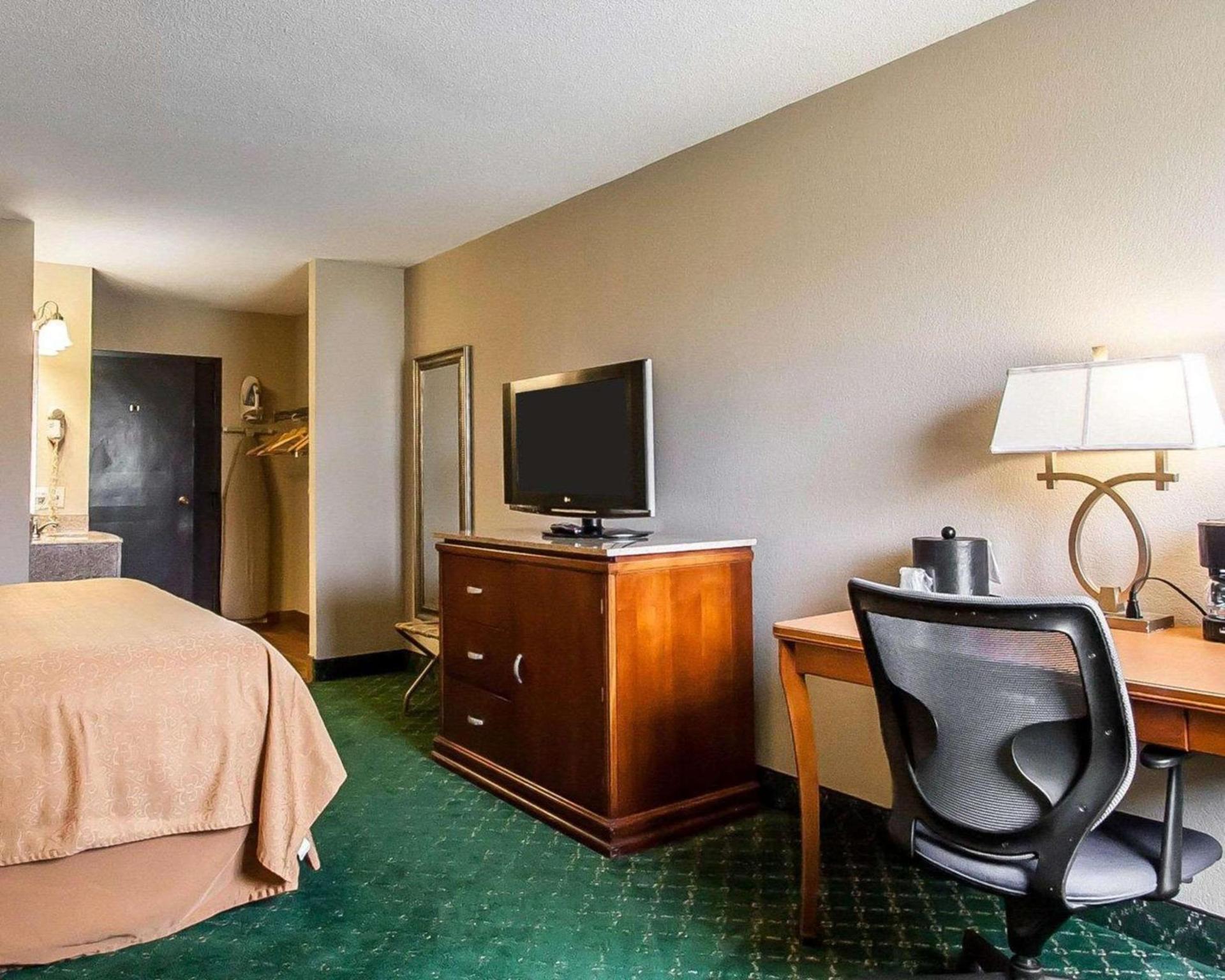 Quality Inn Cairo I-57 photo 14