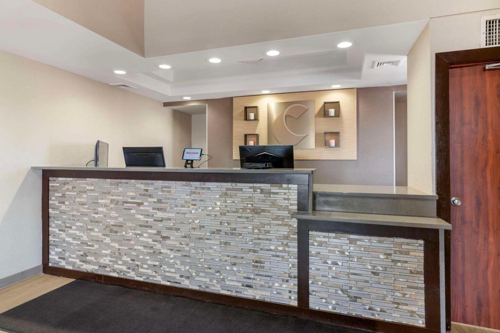 Comfort Inn Manchester Airport photo 4