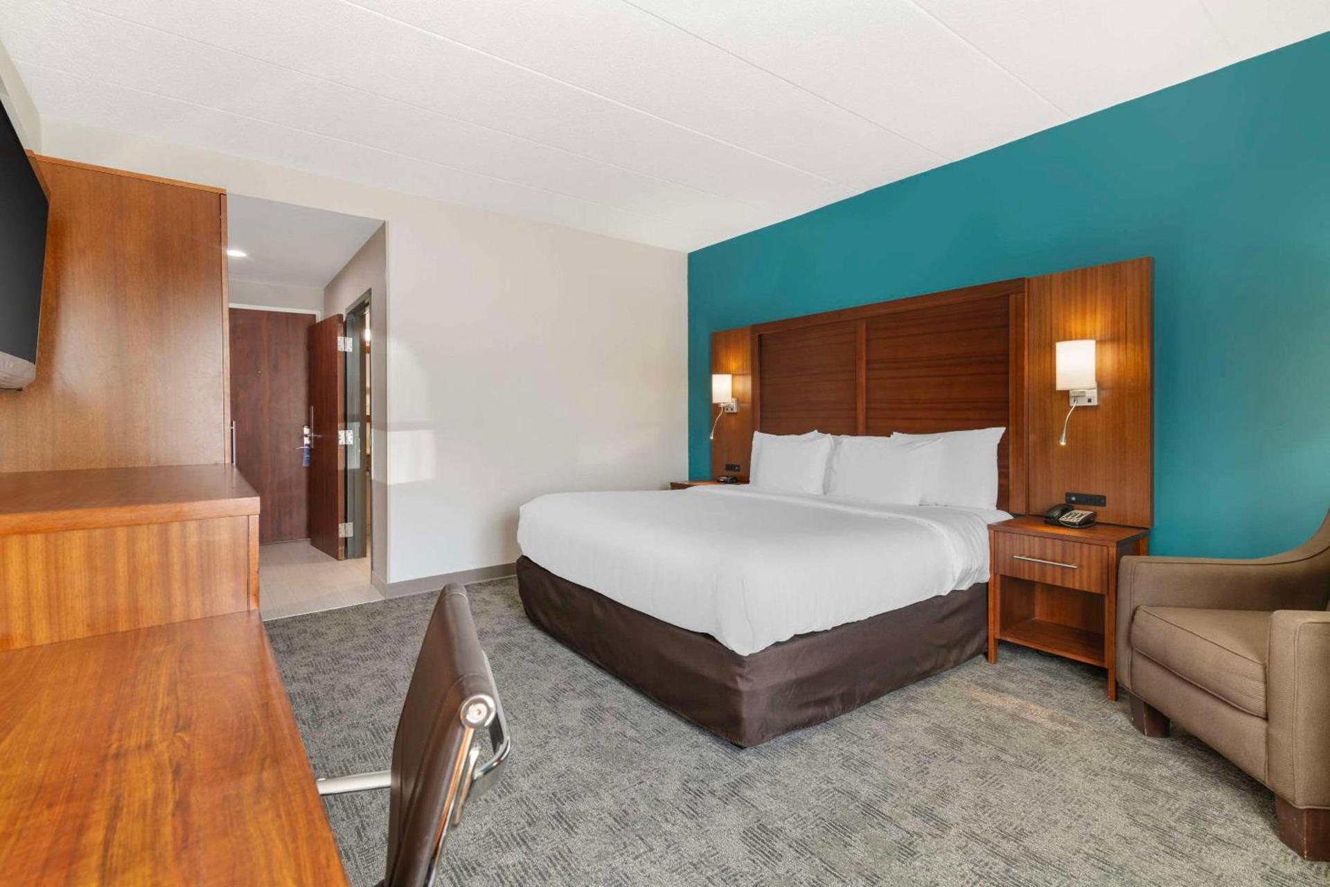 Comfort Inn Manchester Airport photo 8