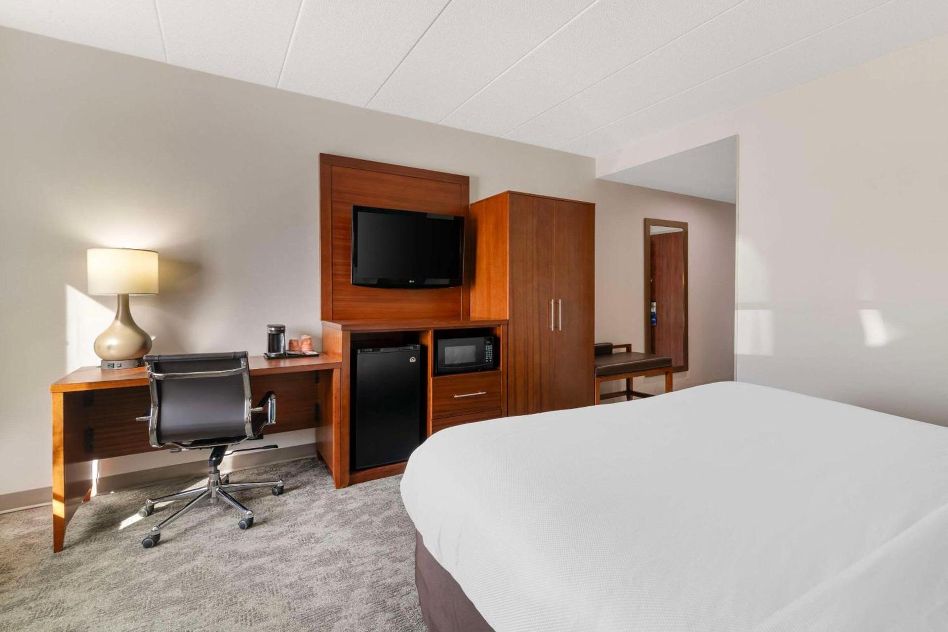 Comfort Inn Manchester Airport photo 9