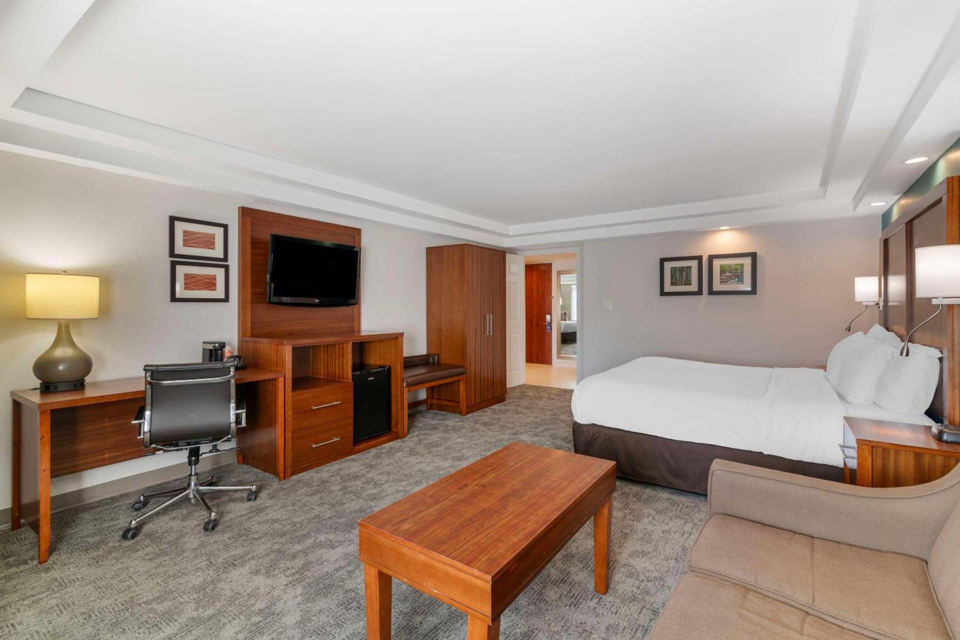 Comfort Inn Manchester Airport photo 12
