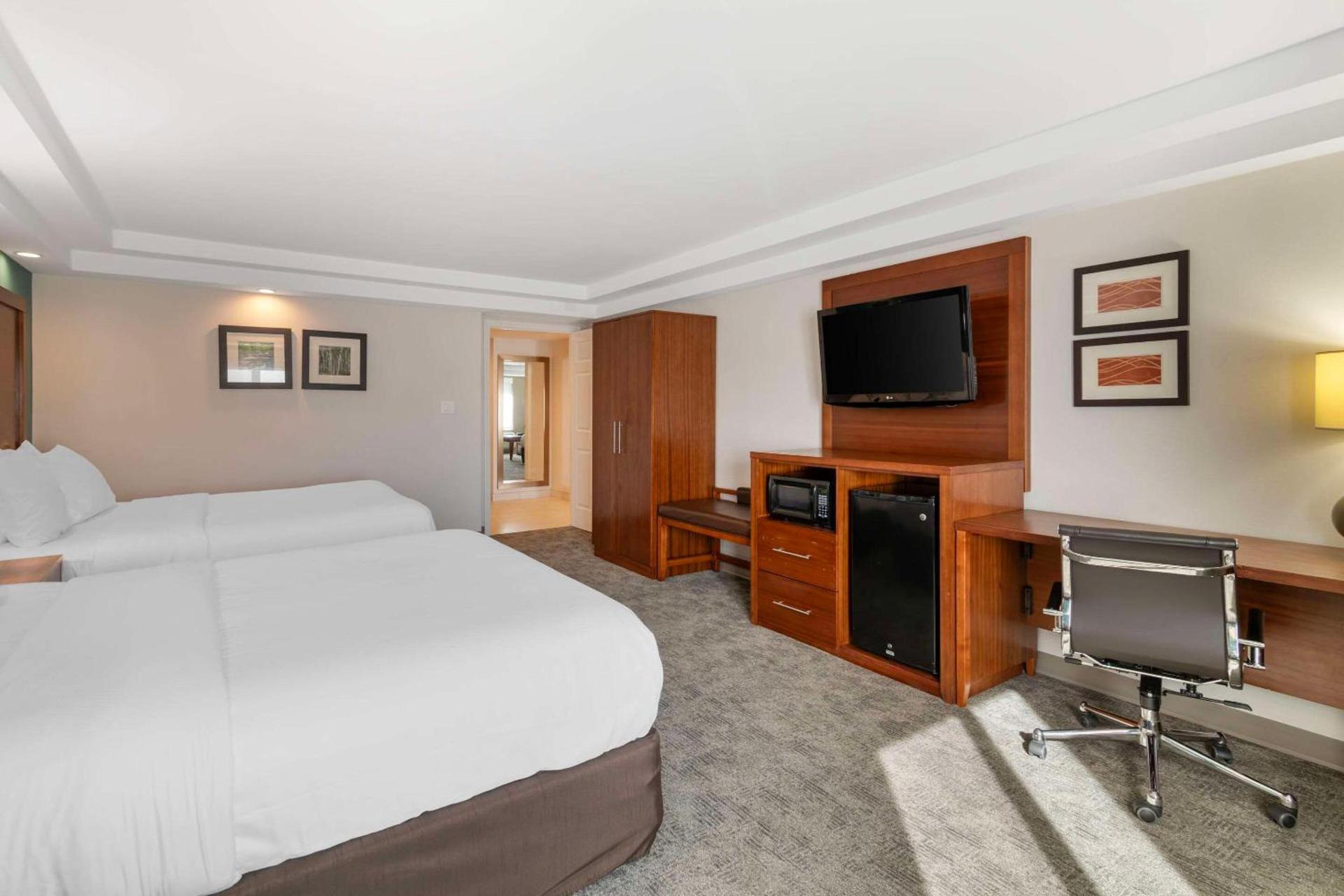 Comfort Inn Manchester Airport photo 14