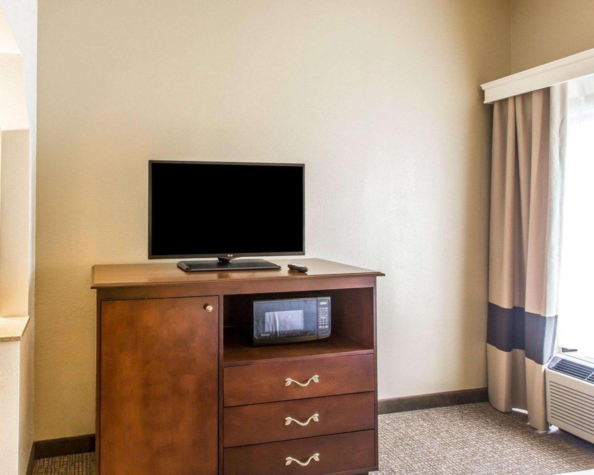 Comfort Suites Cookeville photo 22