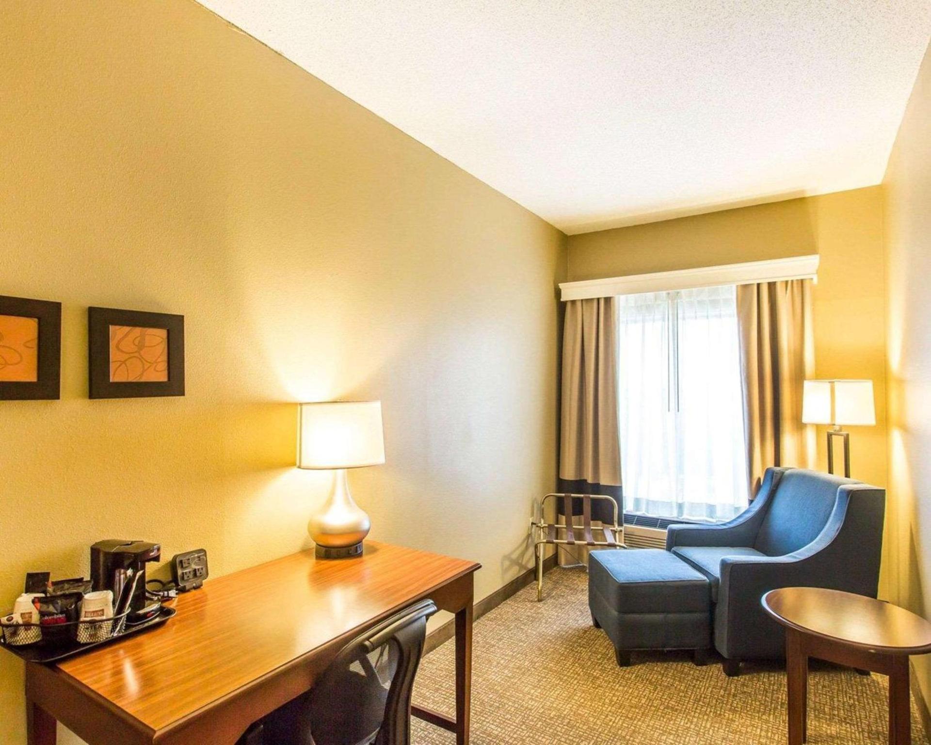 Comfort Suites Cookeville photo 24