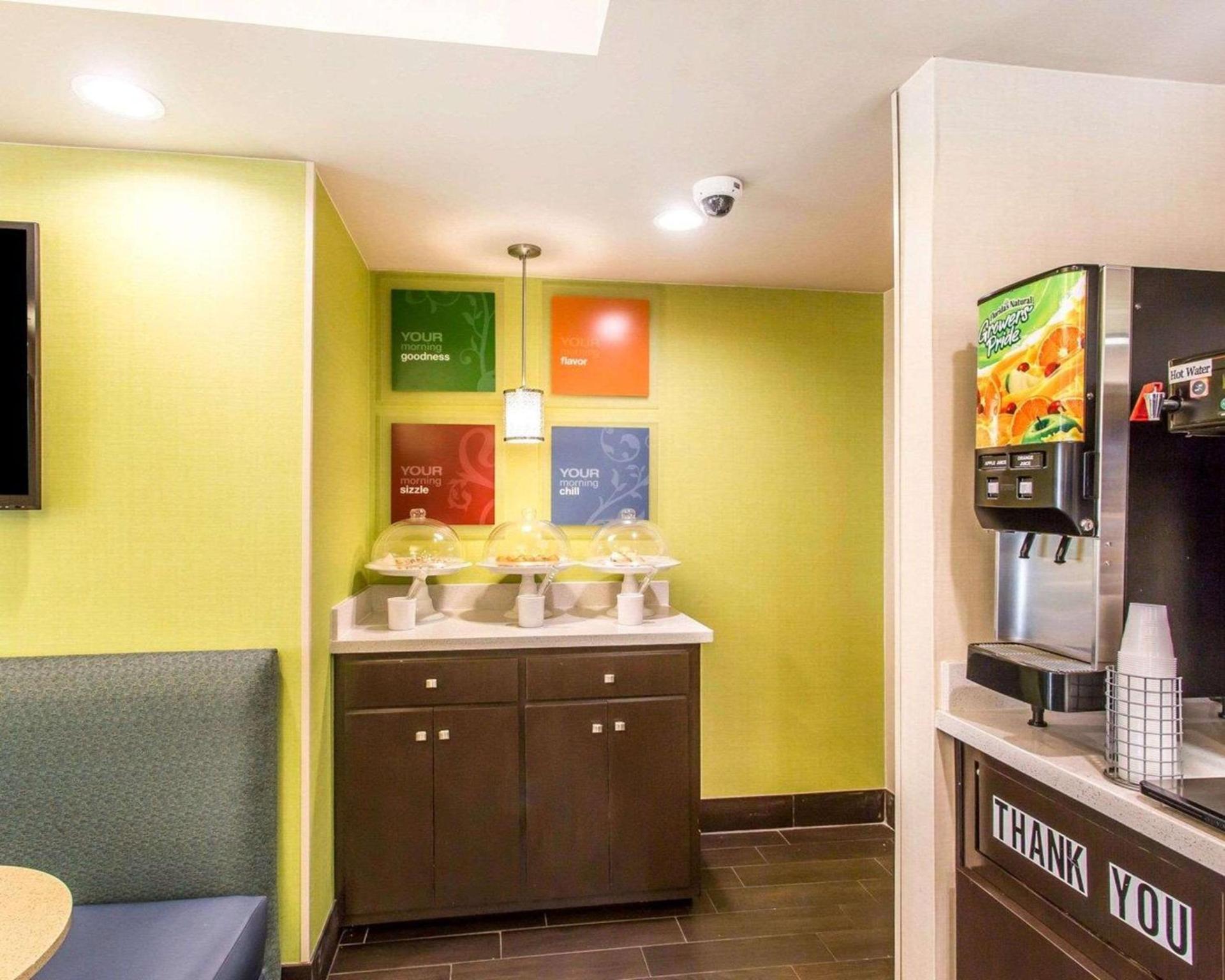 Comfort Suites Cookeville photo 35