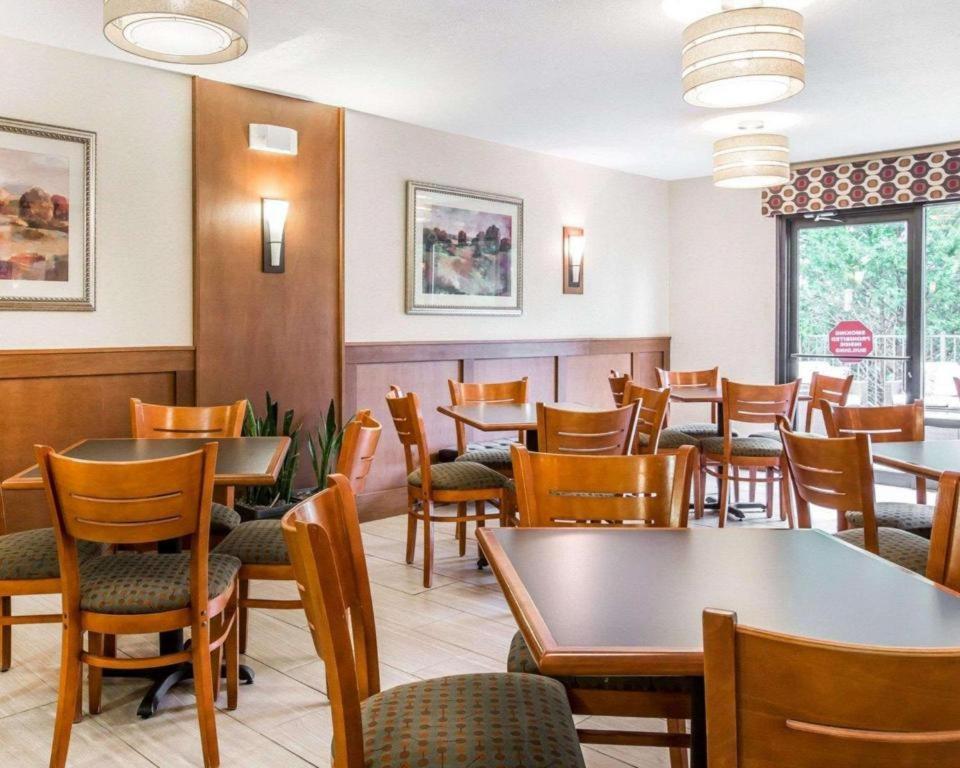 Quality Inn & Suites photo 17