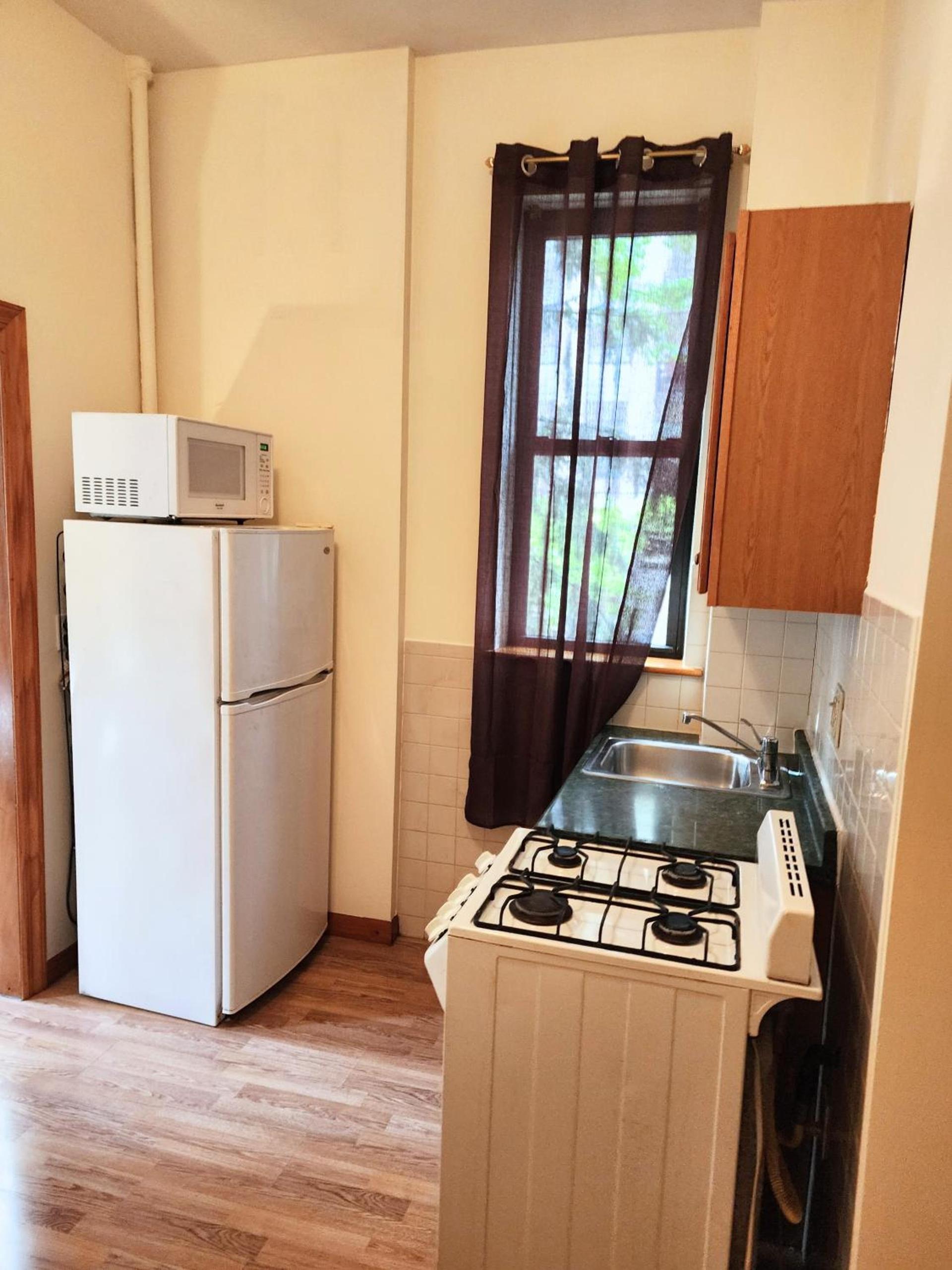 West 30th Street Guest House photo 2